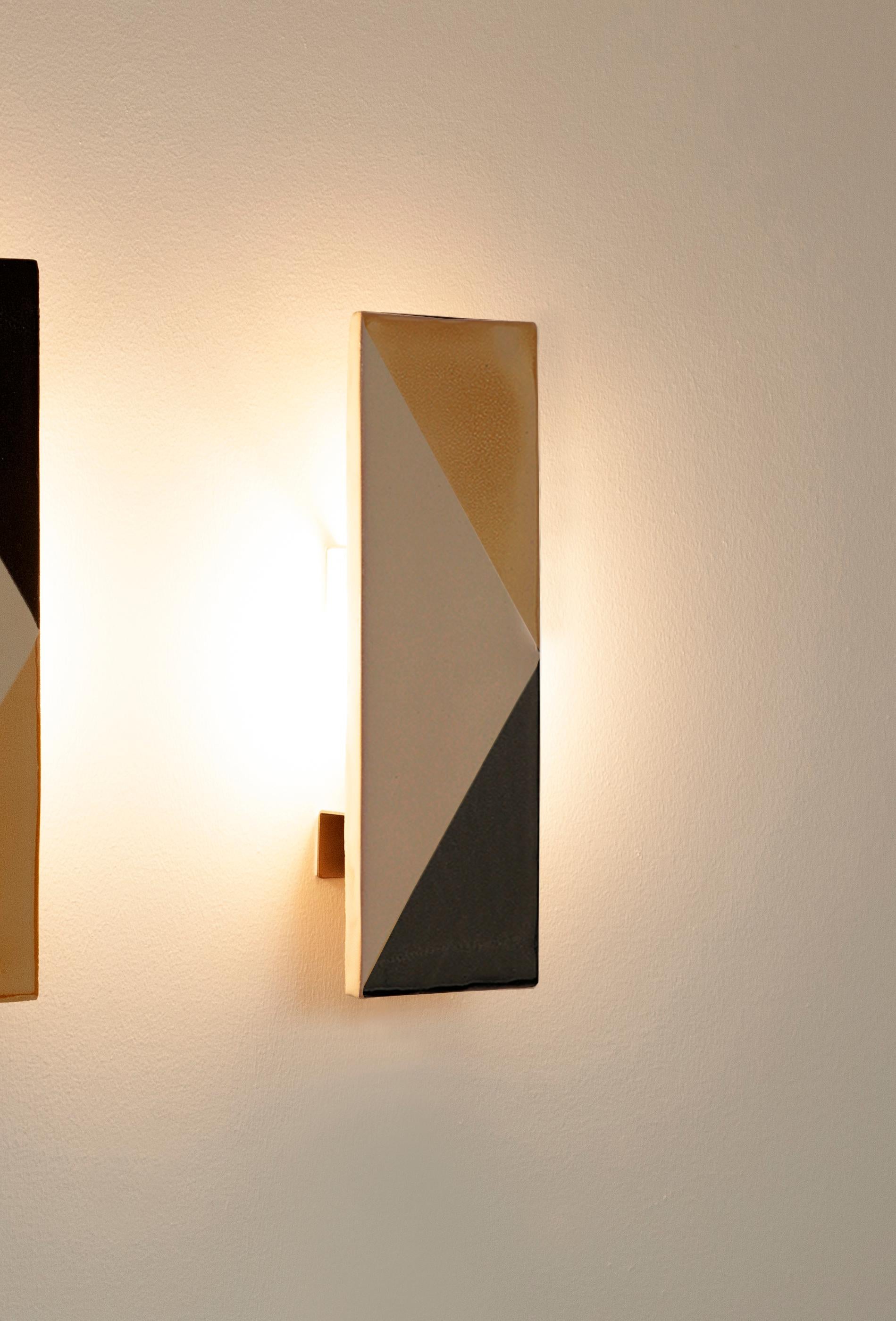 Autre Lampe murale décorative en céramique verte et crème de Violaine d'Harcourt en vente