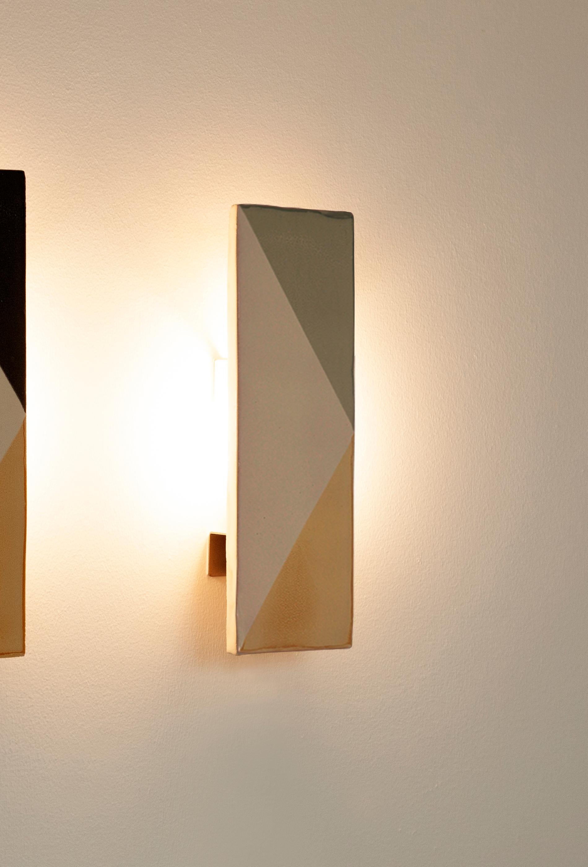 Applique décorative en céramique verte et jaune par Violaine d'Harcourt Neuf - En vente à Geneve, CH