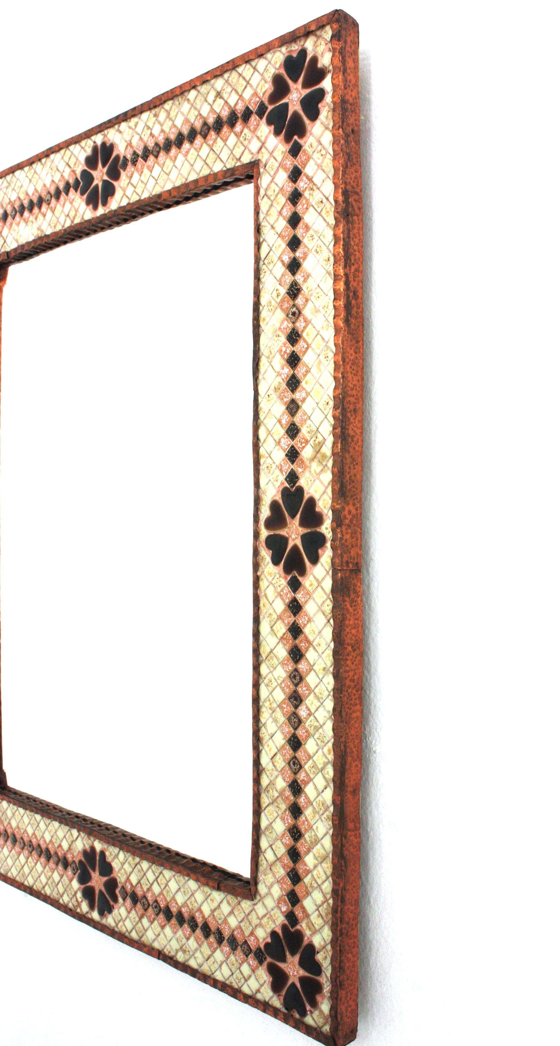 Cuivre Miroir rectangulaire en mosaïque espagnole en céramique émaillée, années 1950 en vente