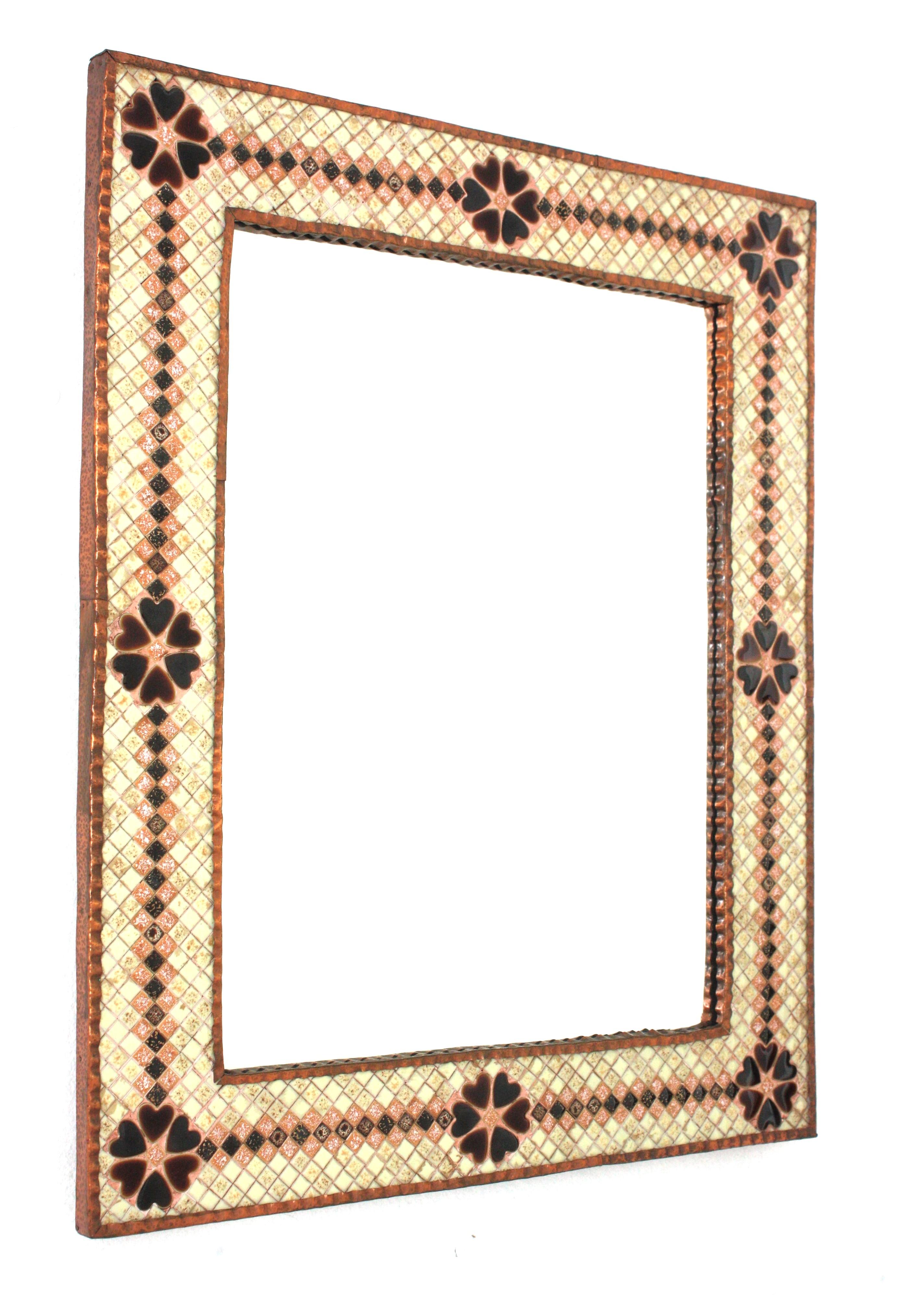 Spanische Fliesen Mosaik Rechteckiger Spiegel aus glasierter Keramik, 1950er Jahre (Moderne der Mitte des Jahrhunderts) im Angebot