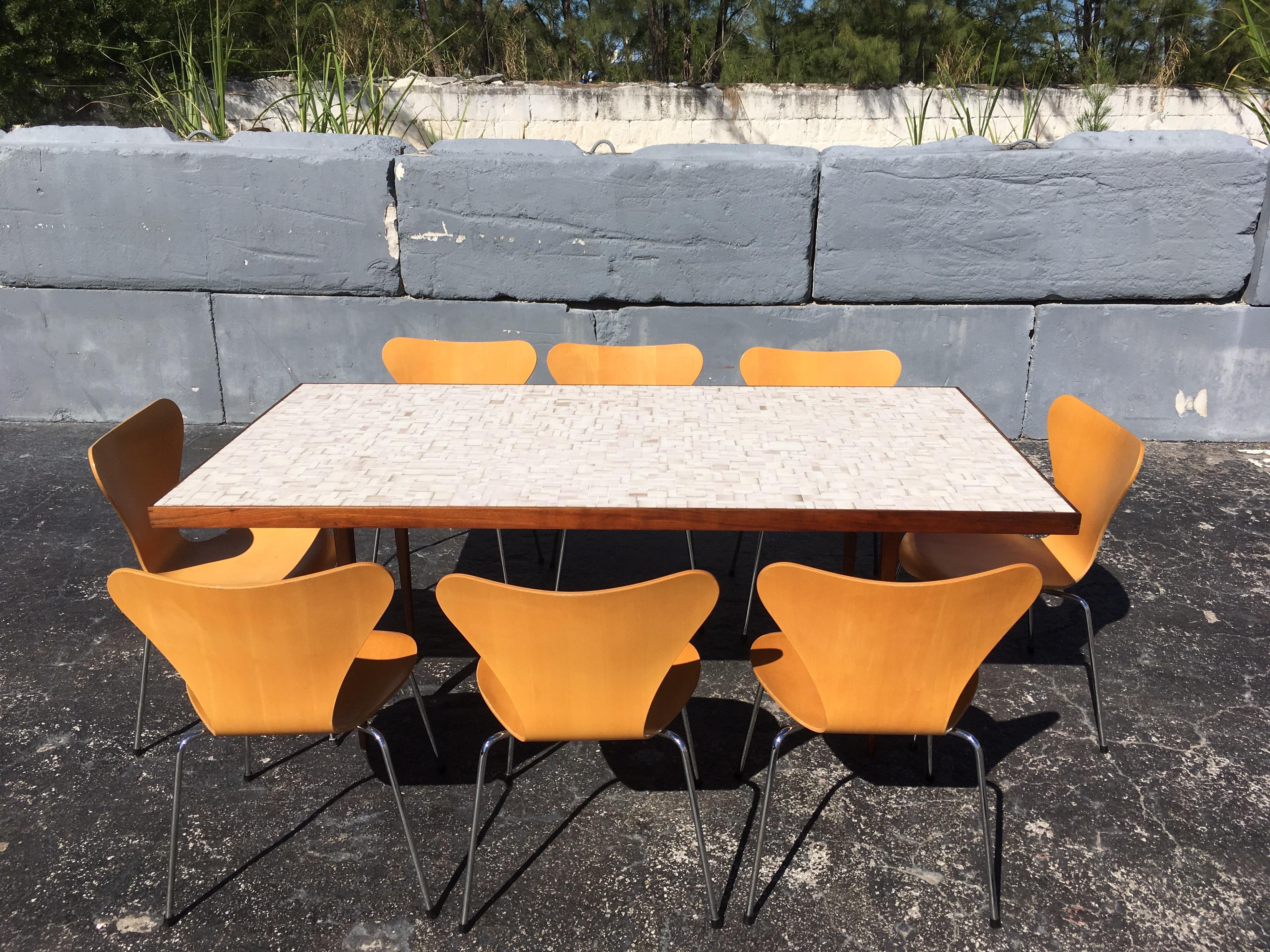 Table de salle à manger ou bureau à plateau en carreaux dans le style de Gordon Jane Martz:: noyer:: mosaïque 12