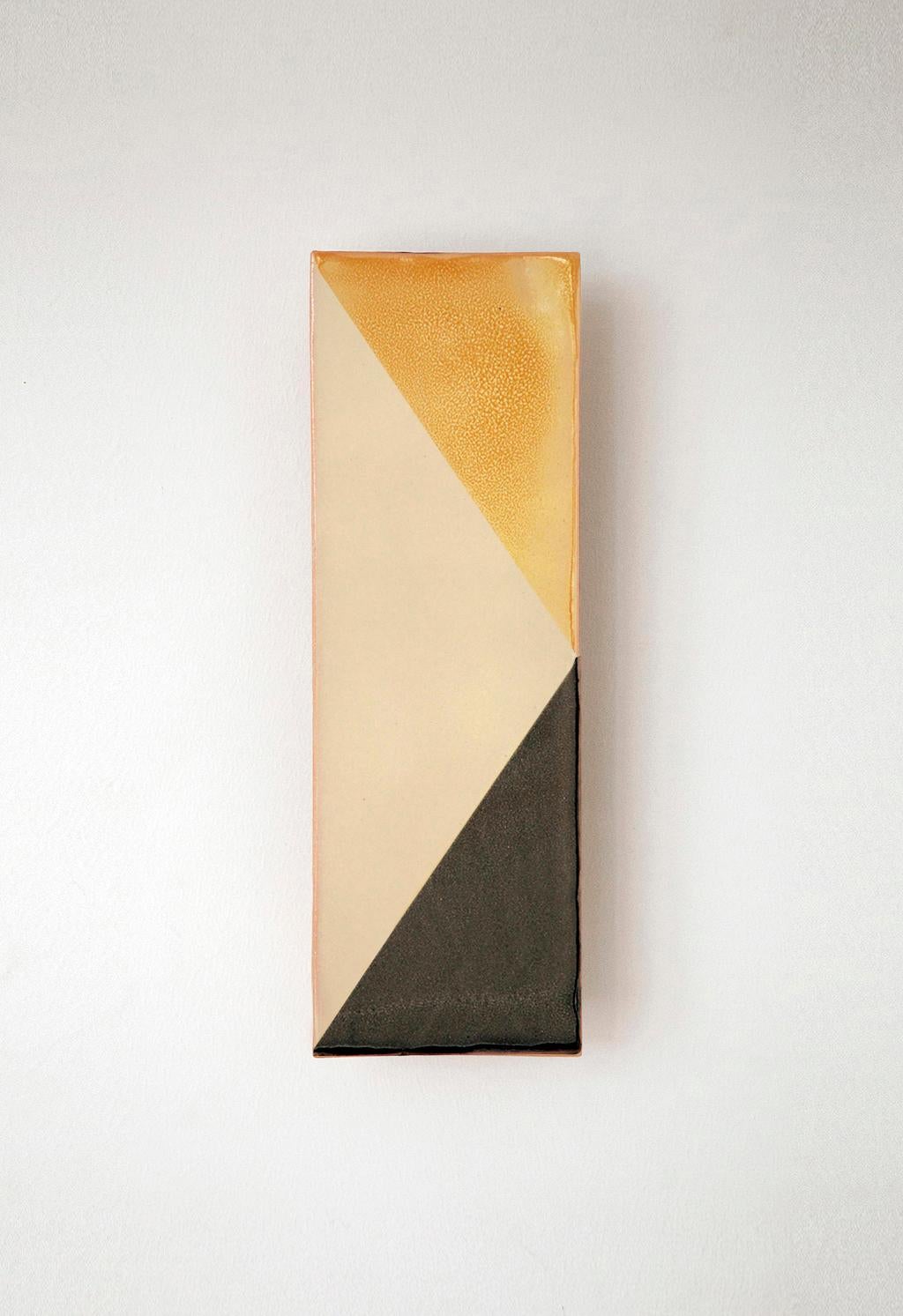 Lampada da parete decorativa in ceramica gialla e grigia di Violaine d'Harcourt