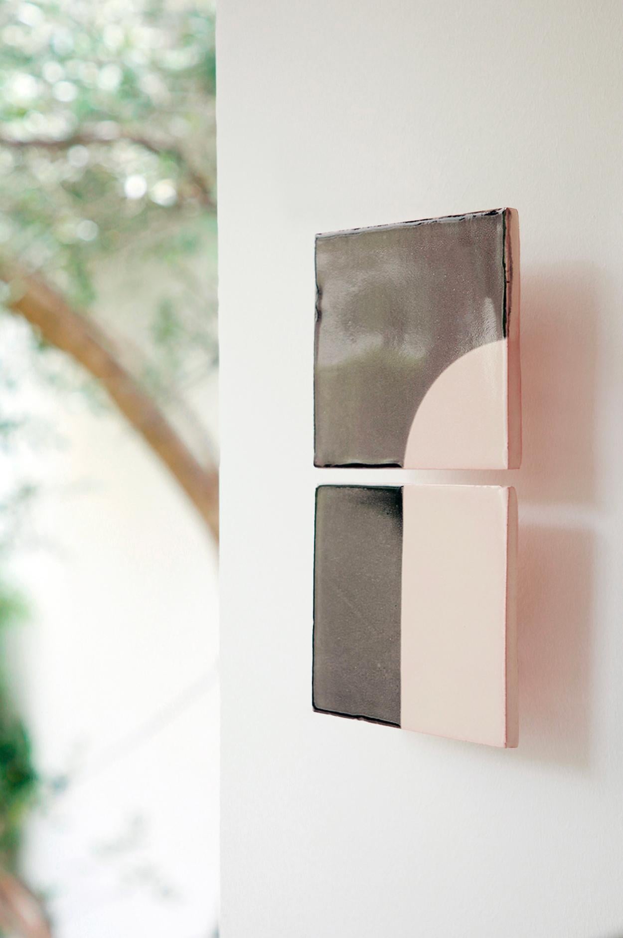 Aplique decorativo de cerámica gris Tiles Door by Violaine d'Harcourt en Nuevo estado para la venta en Geneve, CH