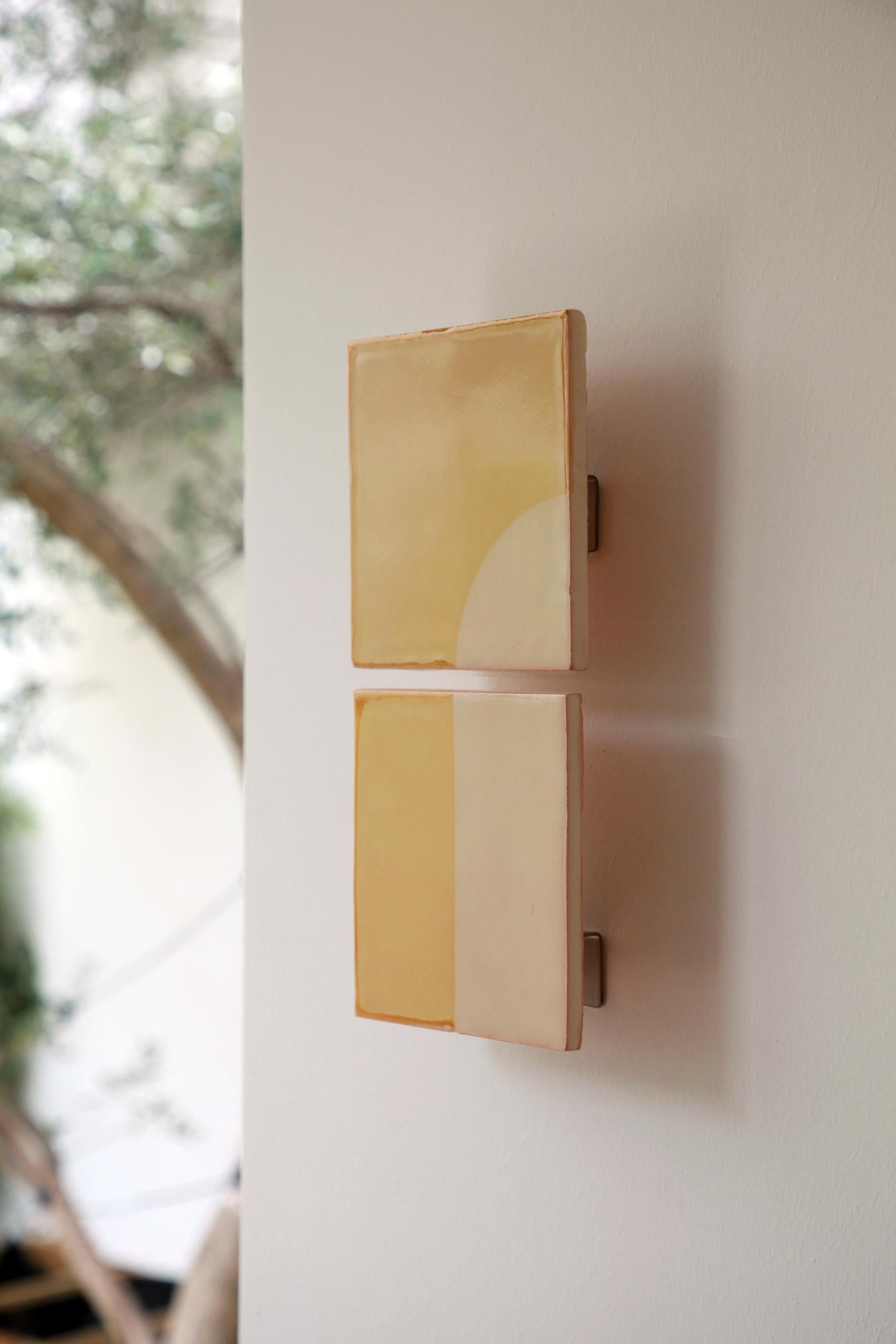 Postmoderne Lampe murale décorative en céramique jaune Tiles Door par Violaine d'Harcourt en vente