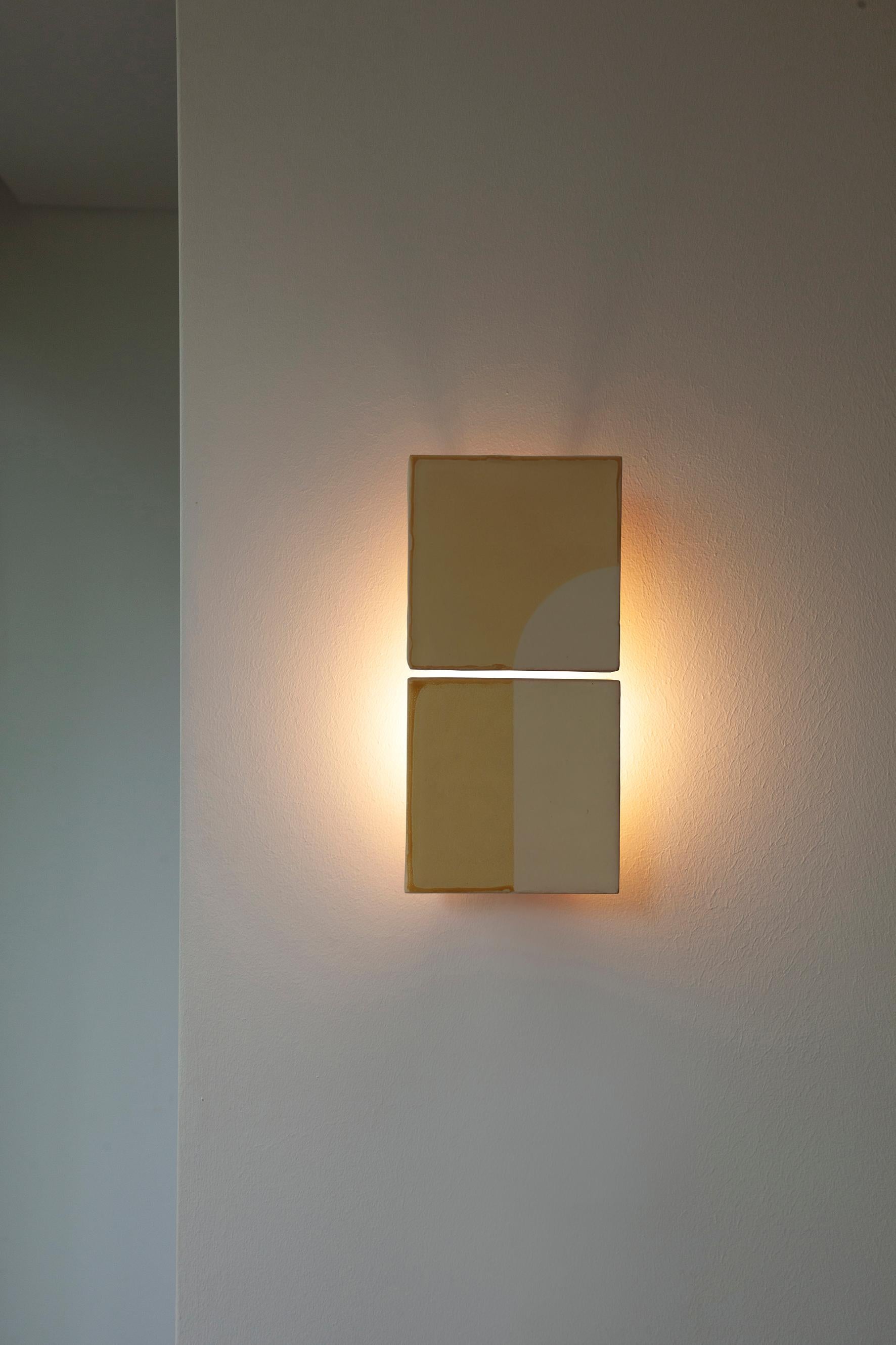 Portugais Lampe murale décorative en céramique jaune Tiles Door par Violaine d'Harcourt en vente