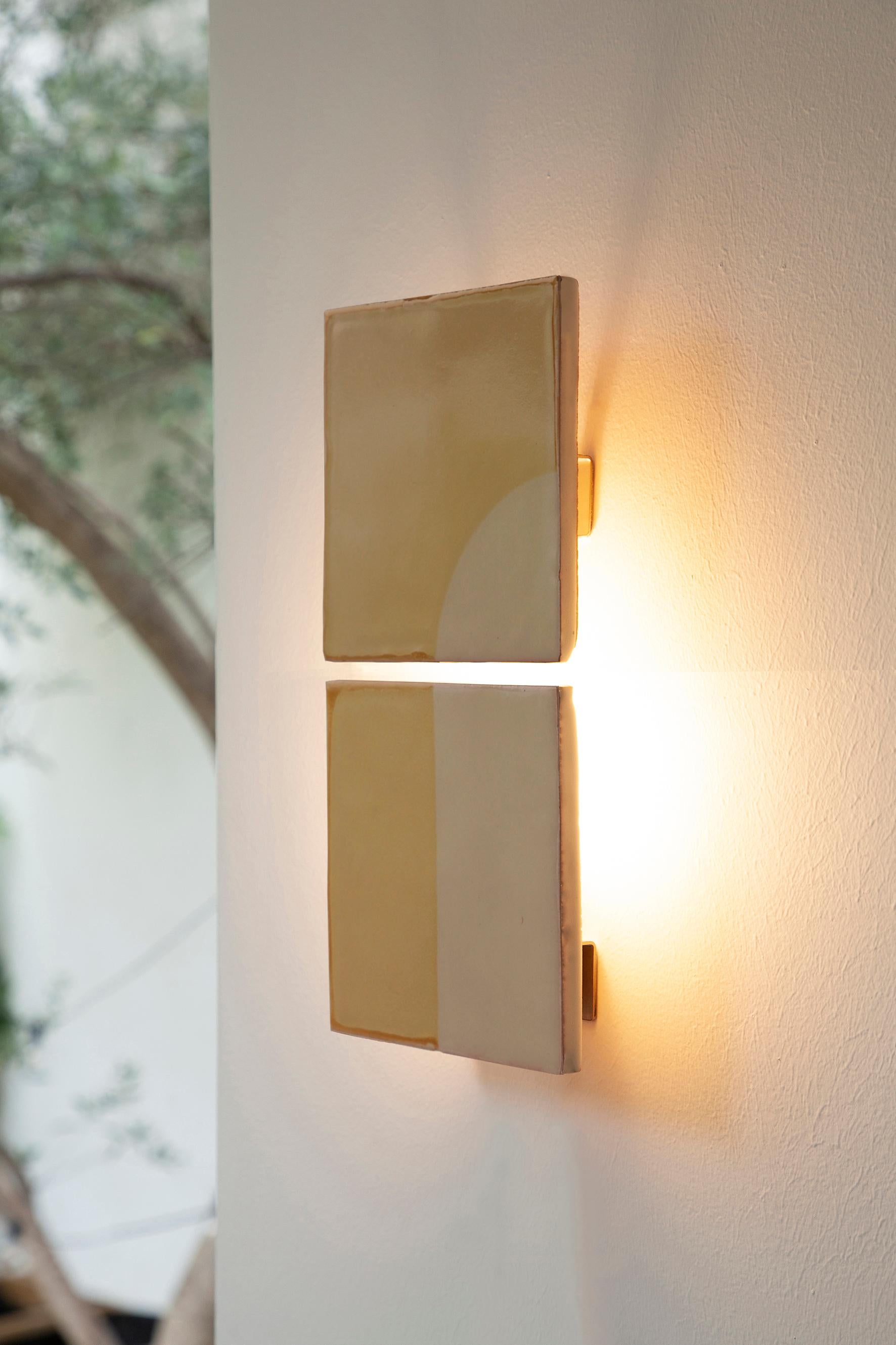 Lampe murale décorative en céramique jaune Tiles Door par Violaine d'Harcourt Neuf - En vente à Geneve, CH