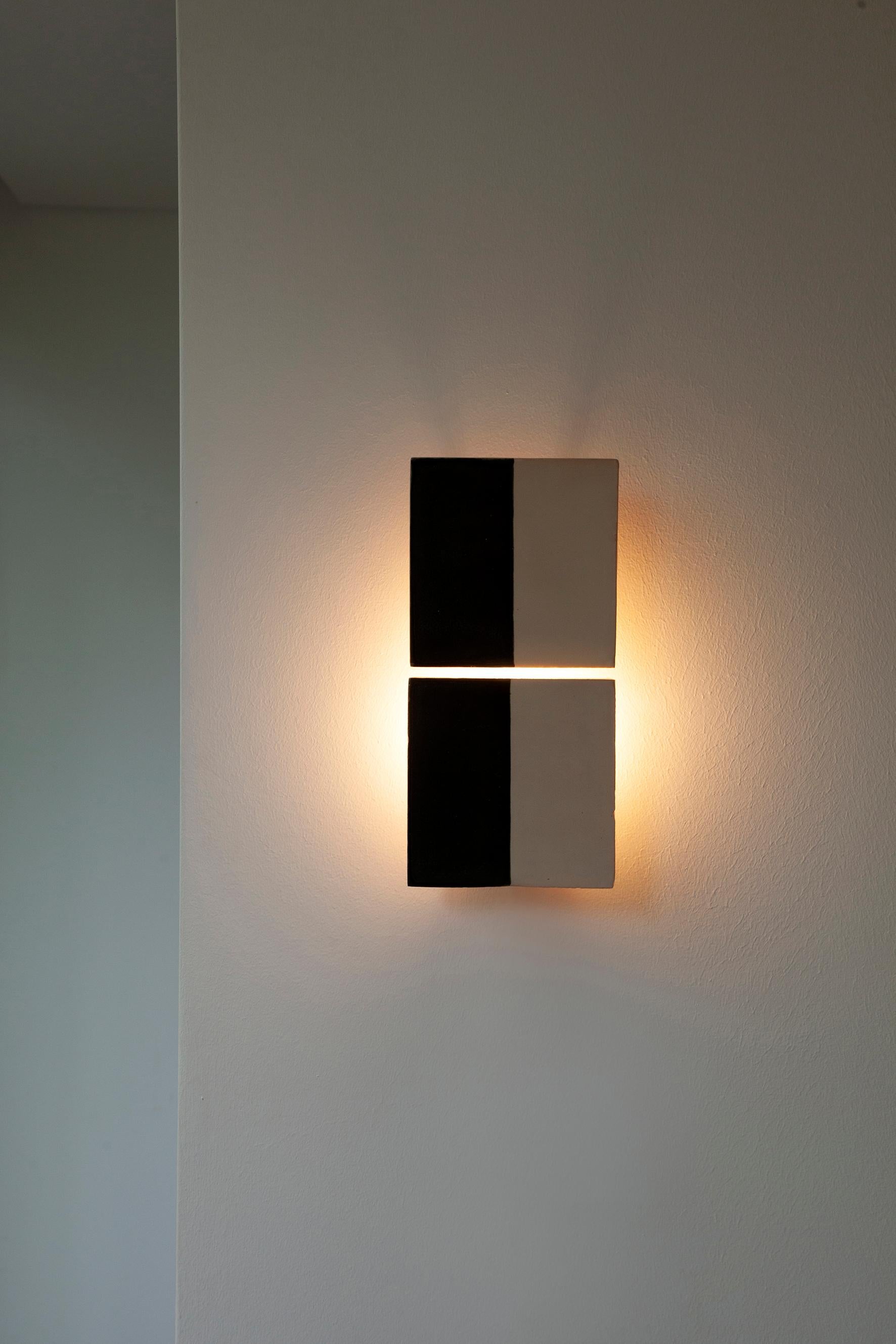 Portugais Applique décorative en céramique noire de Tiles Line par Violaine d'Harcourt en vente