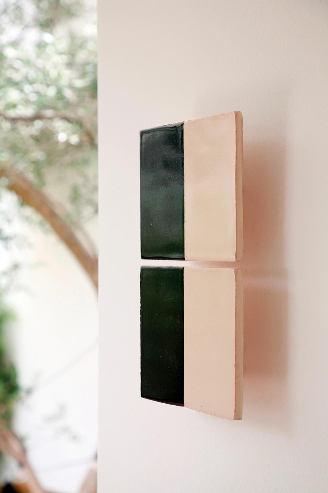 Applique décorative en céramique noire de Tiles Line par Violaine d'Harcourt Neuf - En vente à Geneve, CH