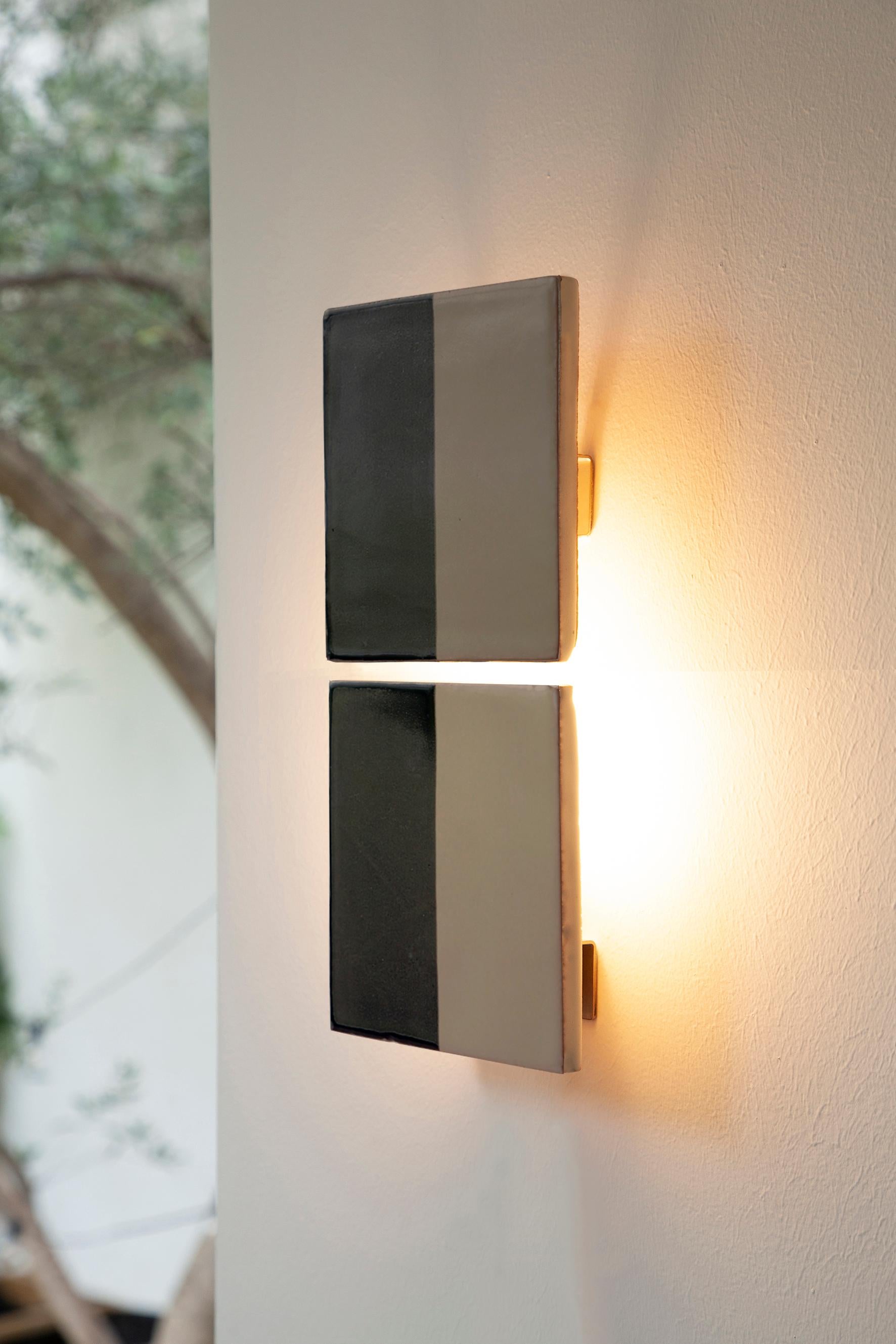 Autre Lampe murale décorative en céramique grise Tiles Line par Violaine d'Harcourt en vente