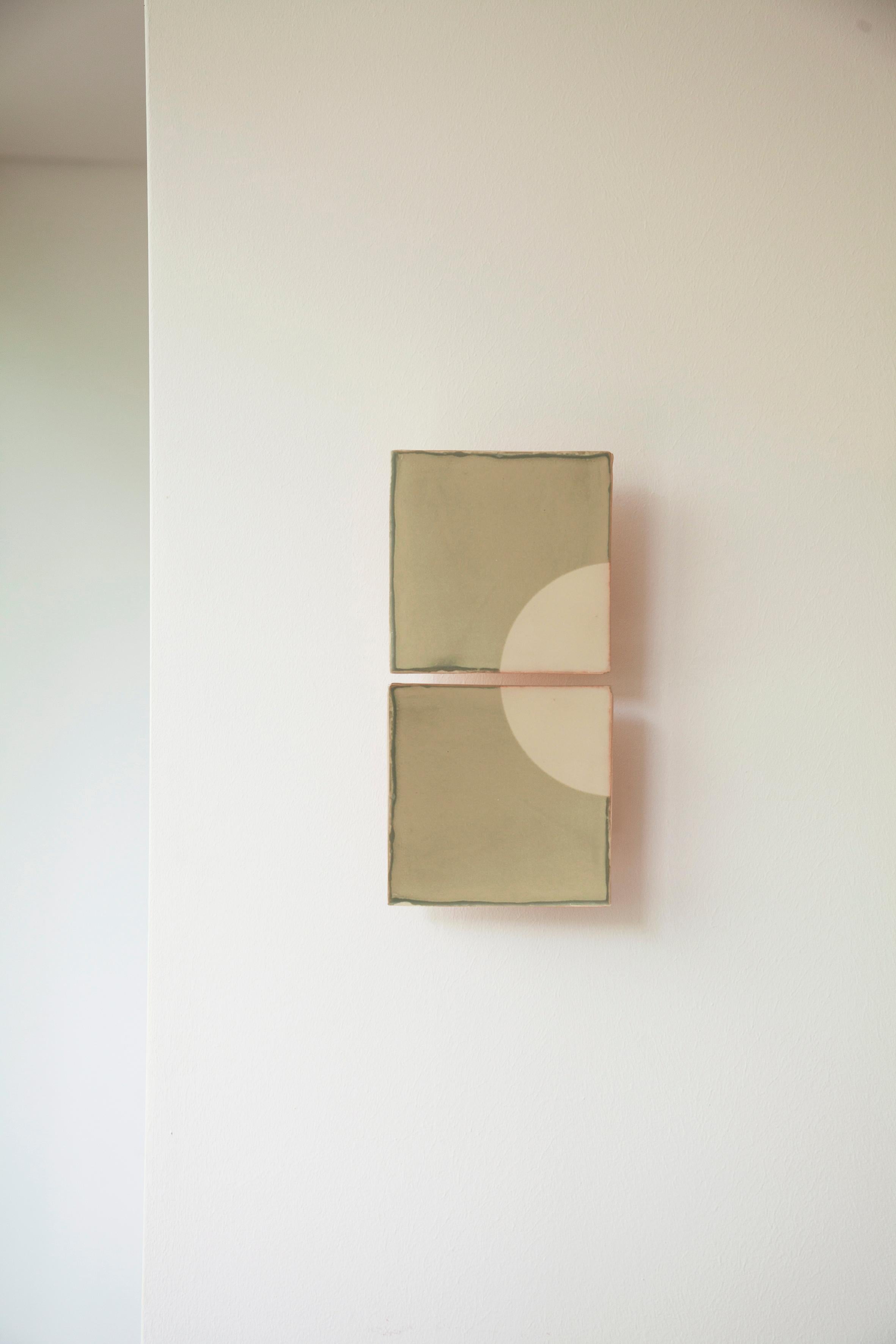 Lámpara de pared decorativa de cerámica negra Tiles Moon de Violaine d'Harcourt en Nuevo estado para la venta en Geneve, CH