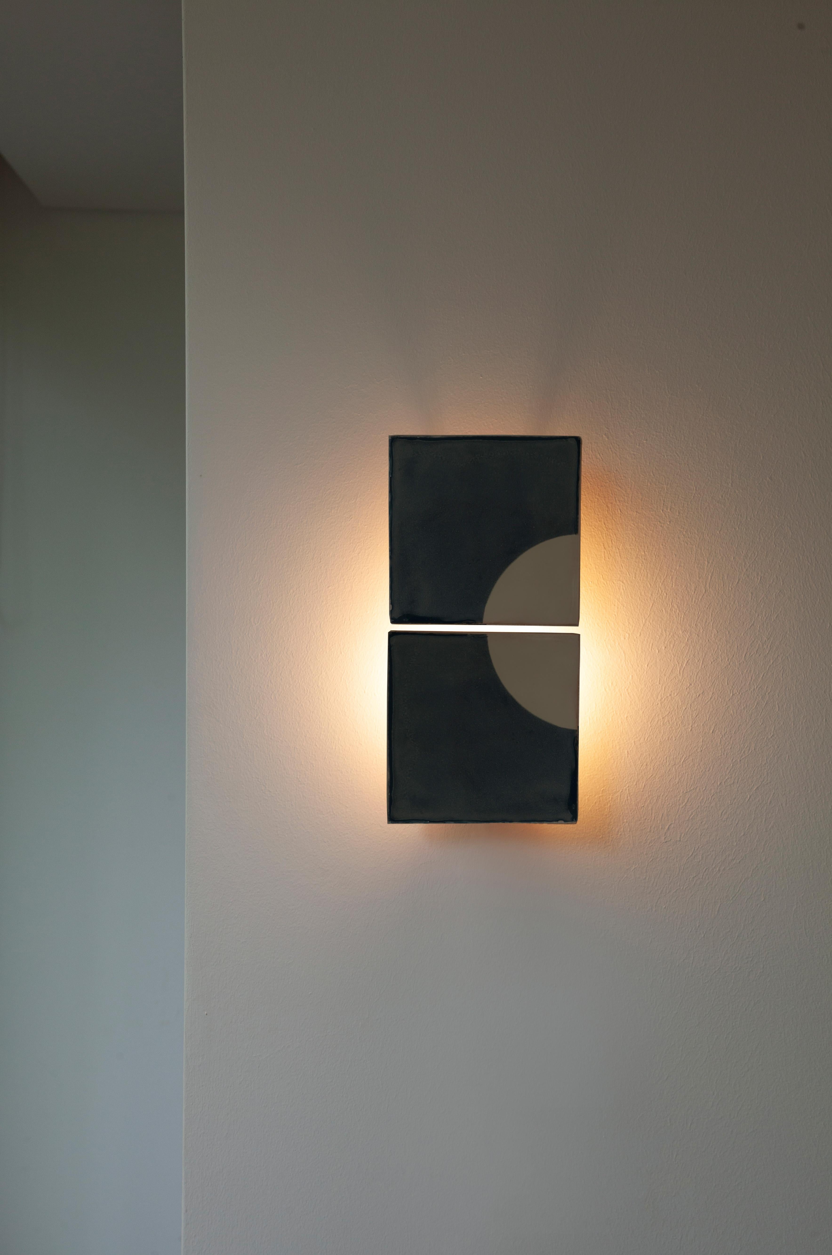 Lampe murale décorative en céramique Tiles Moon Cream par Violaine d'Harcourt en vente 1