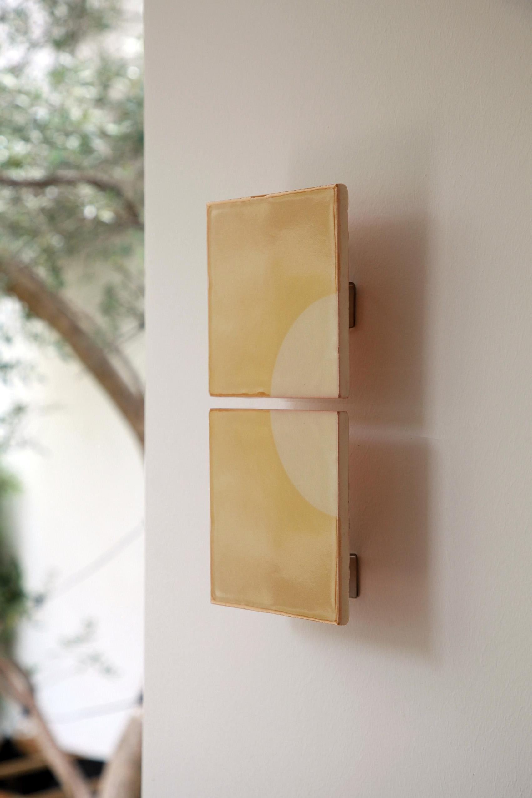 Postmoderne Lampe murale décorative jaune lune de Violaine d'Harcourt en vente