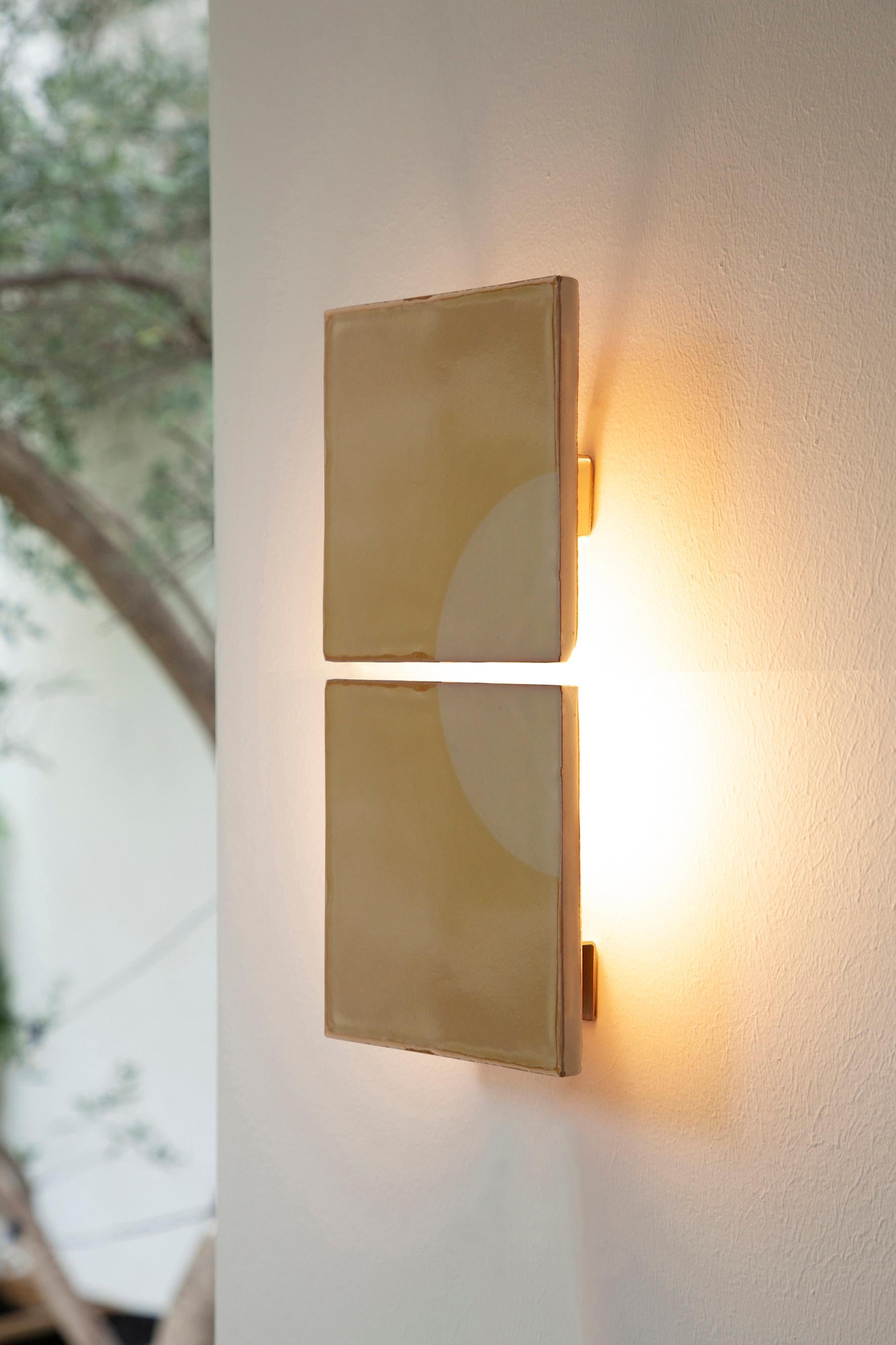 Autre Lampe murale décorative jaune lune de Violaine d'Harcourt en vente