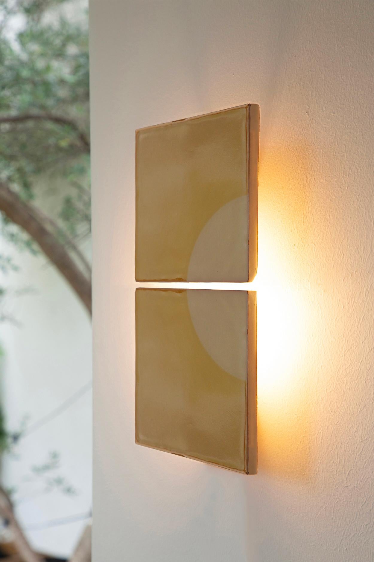 Lampe murale décorative jaune lune de Violaine d'Harcourt Neuf - En vente à Geneve, CH