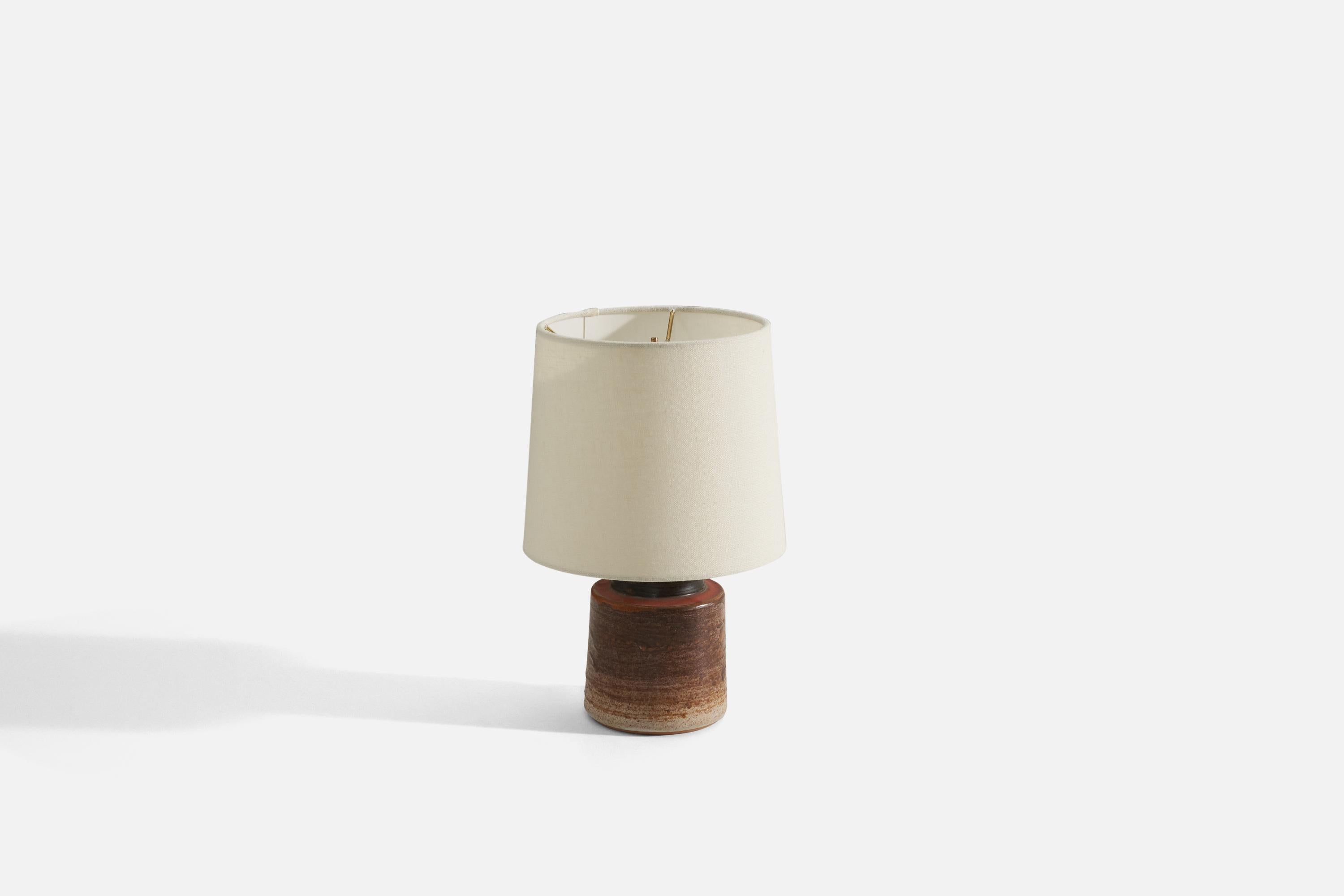 Mid-Century Modern Tilgmans Keramik, Table Lamp, Glazed Incised Stoneware, Sweden, 1960s For Sale