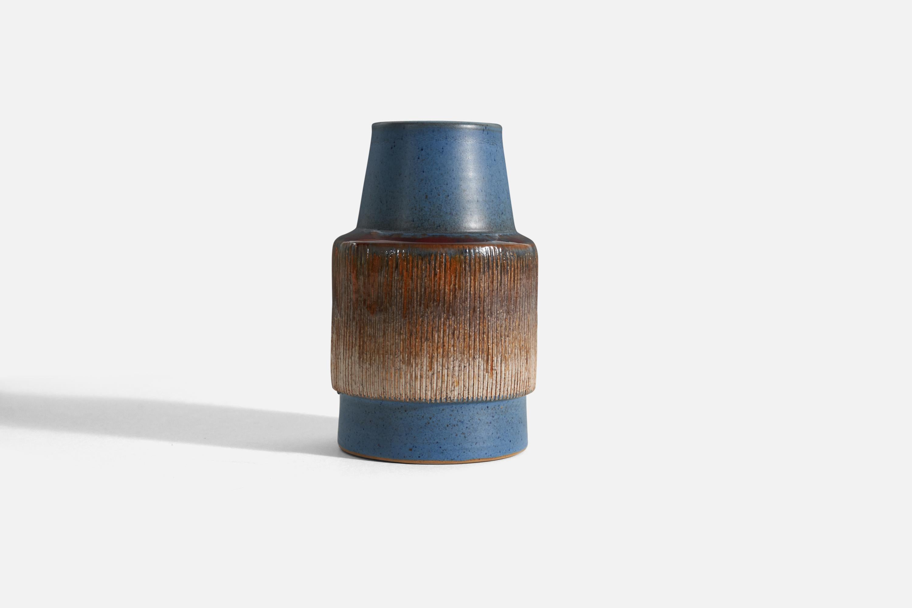 Mid-Century Modern Tilgmans Keramik, Vase, Glazed & Incised Stoneware, Sweden, 1950s For Sale