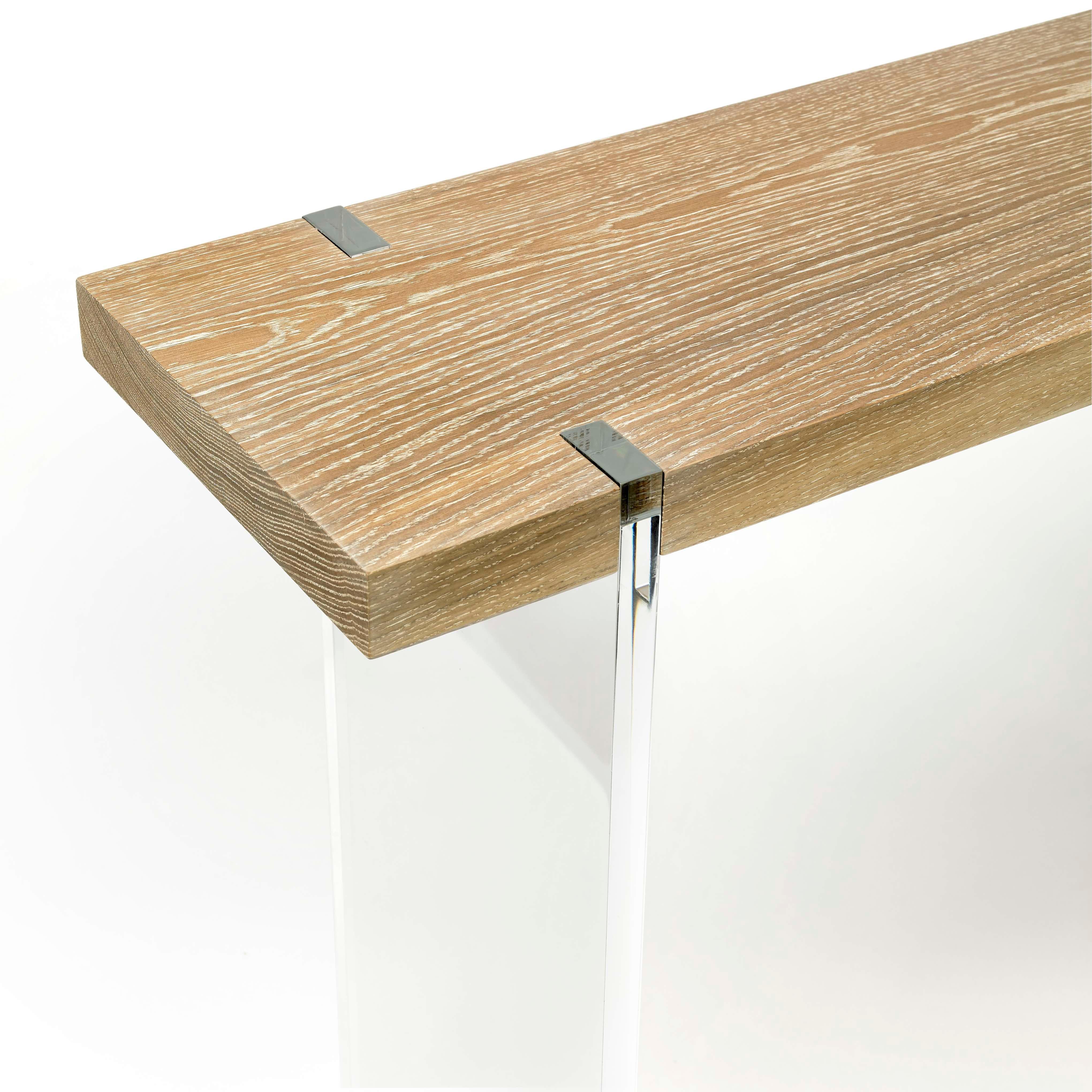 Konsole Tillikum aus klarem Acryl und Fackelholz von Autonomous Furniture (Handgefertigt) im Angebot