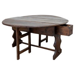 Tilt-top Dining Room Table with Patina, solid brown Walnut, Italy 18th Century