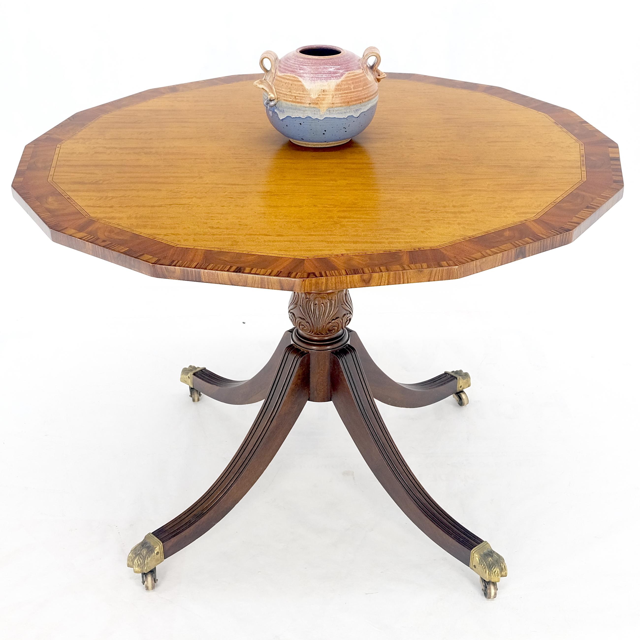 Tilt Top Mahogany Banded Rosewood Round Breakfast Table Single Pedestal Base In Good Condition For Sale In Rockaway, NJ