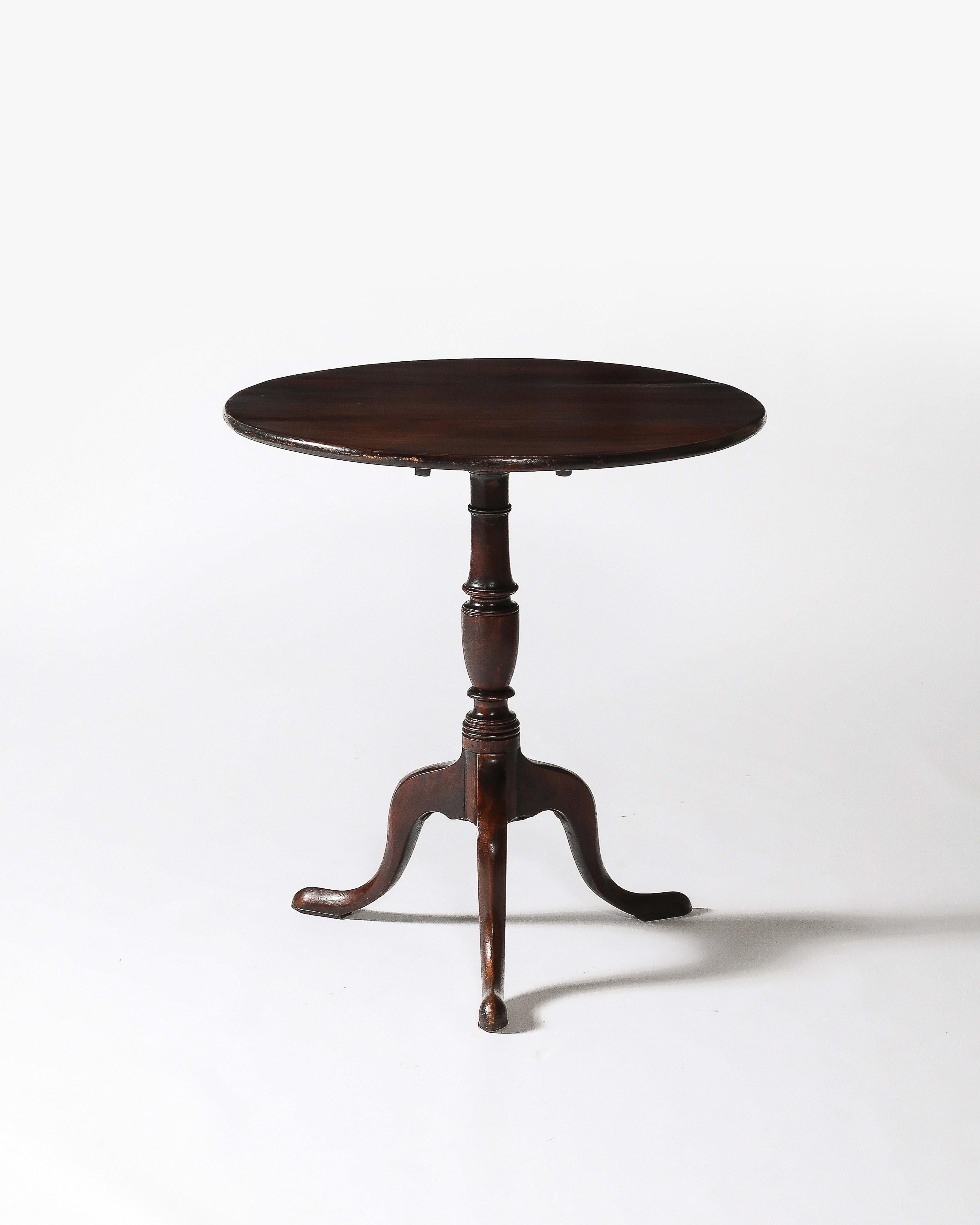 Mesa redonda basculante Caoba Inglaterra, S. XIX Neoclásico en venta