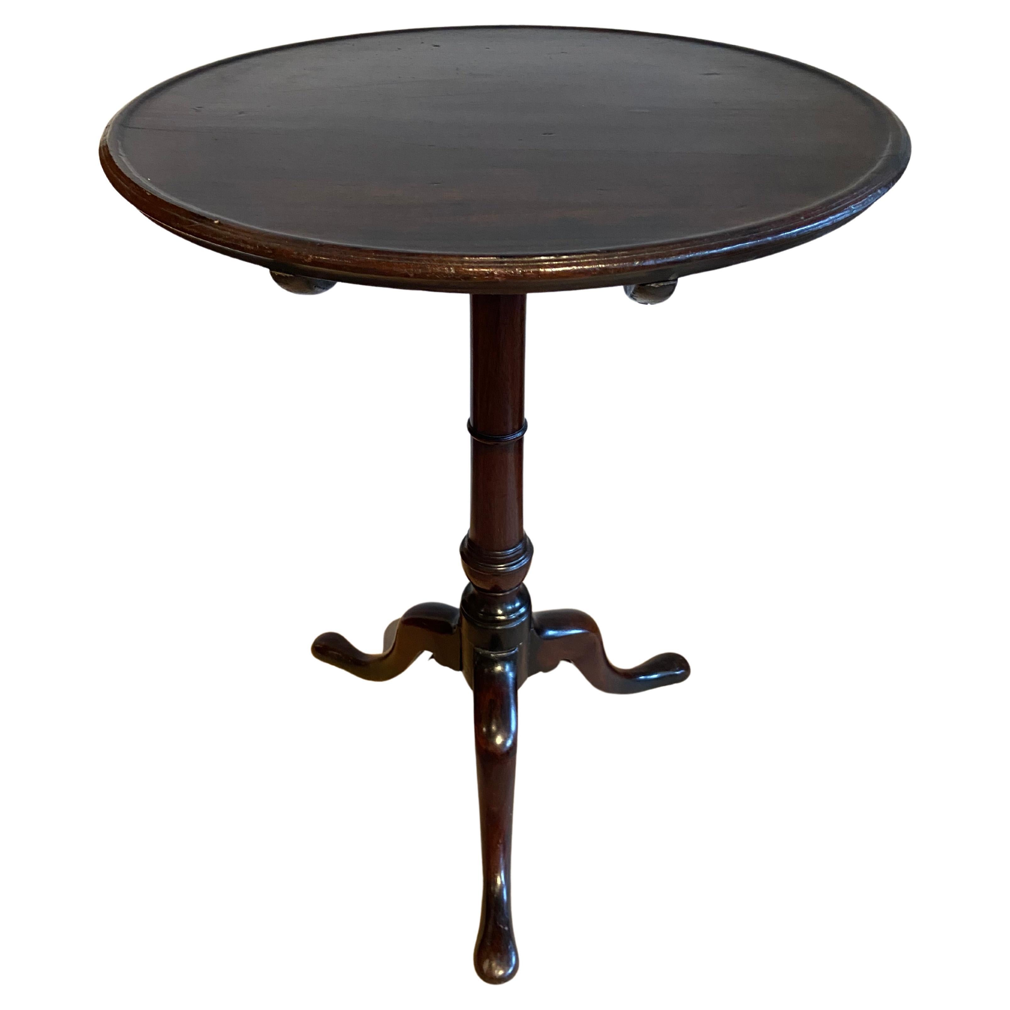Tilt top table in red walnut For Sale
