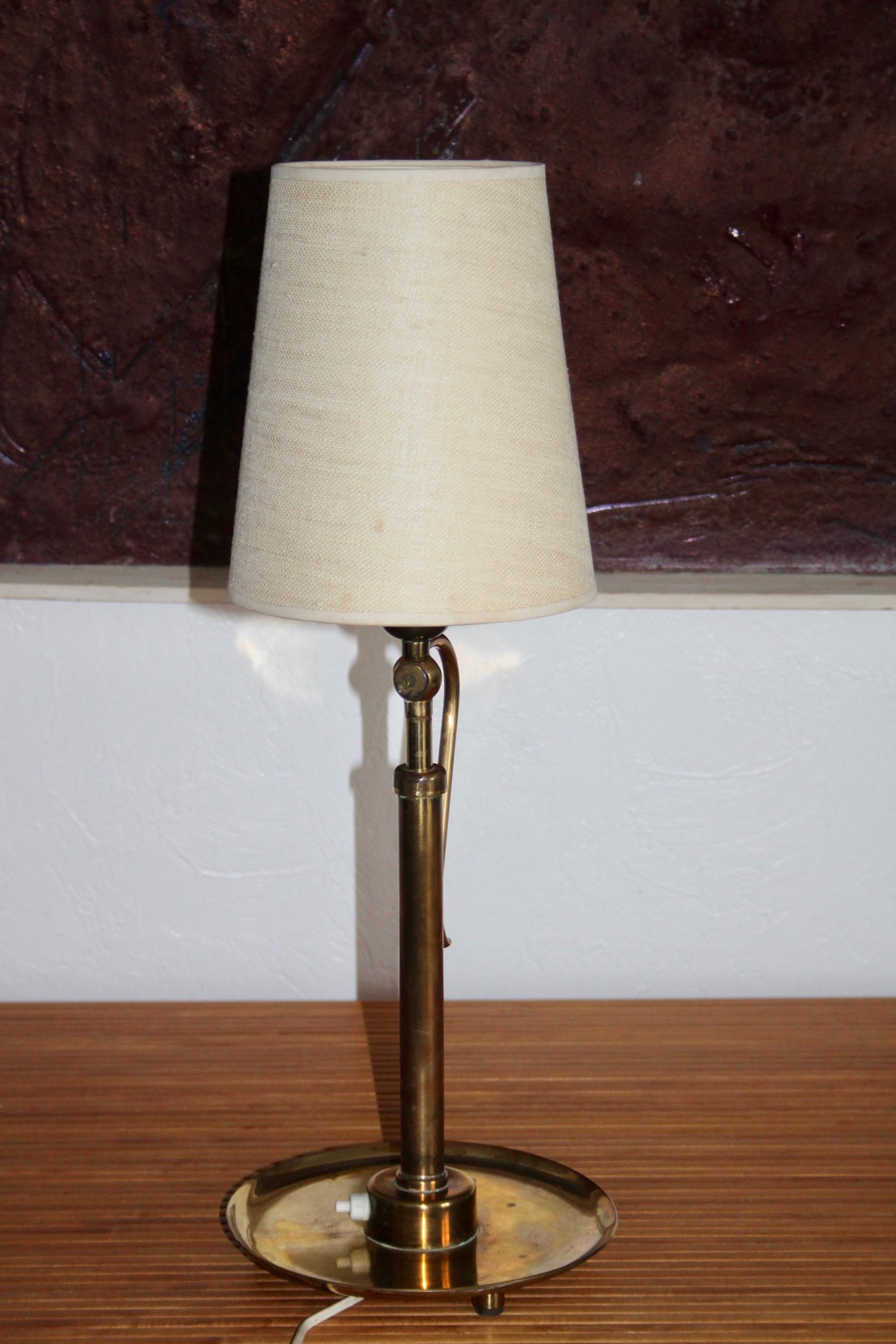 lampe en laiton inclinable Bon état - En vente à grand Lancy, CH