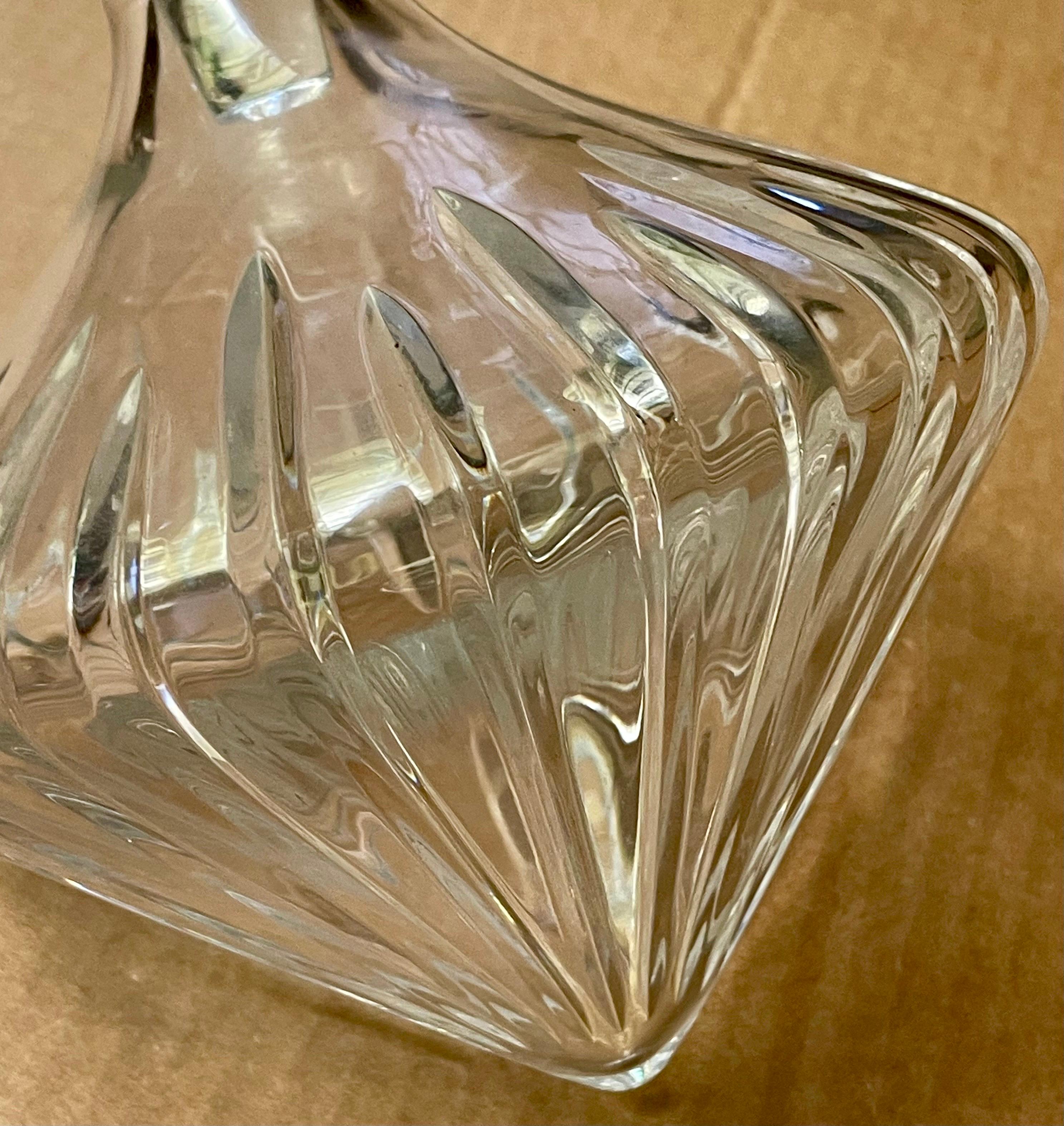 Decantador Inclinado de Cristal Transparente 32 Fl Oz Vino Espirituoso en Bueno estado para la venta en Clifton Forge, VA