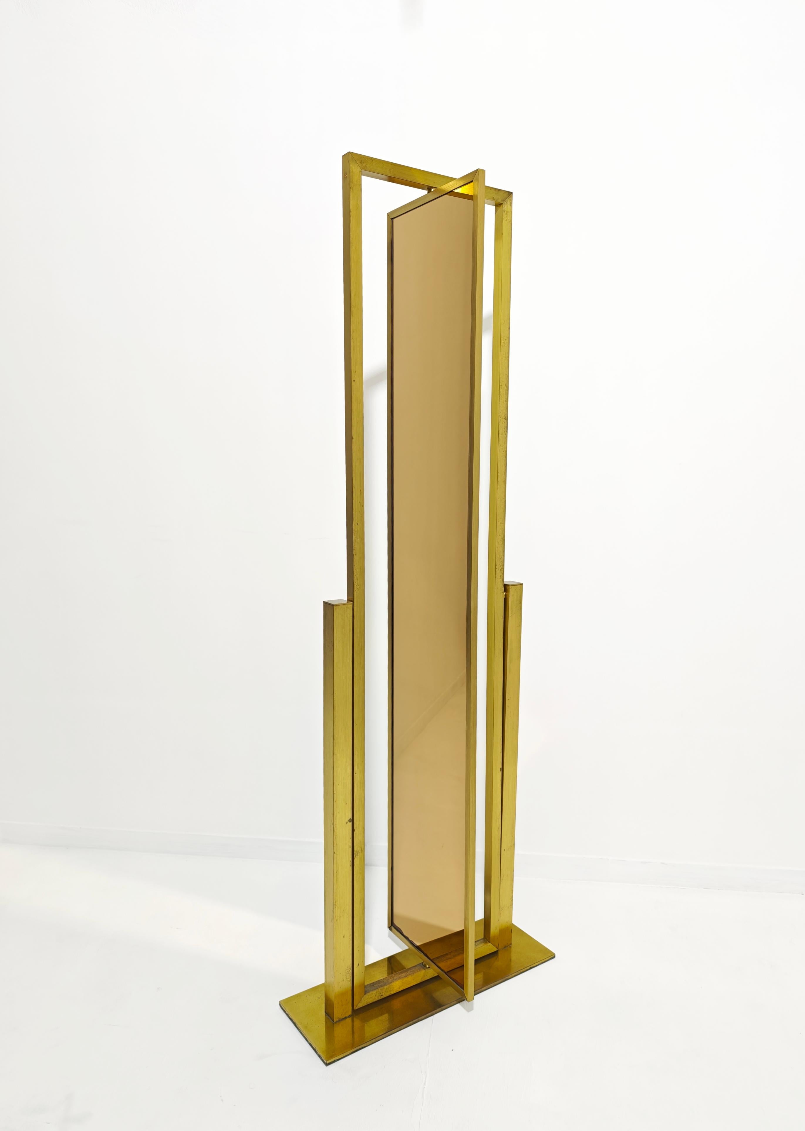 Tilting and Adjustable Mirror in Brushed Brass Italy 1960/70 Mid-Century Modern For Sale 6