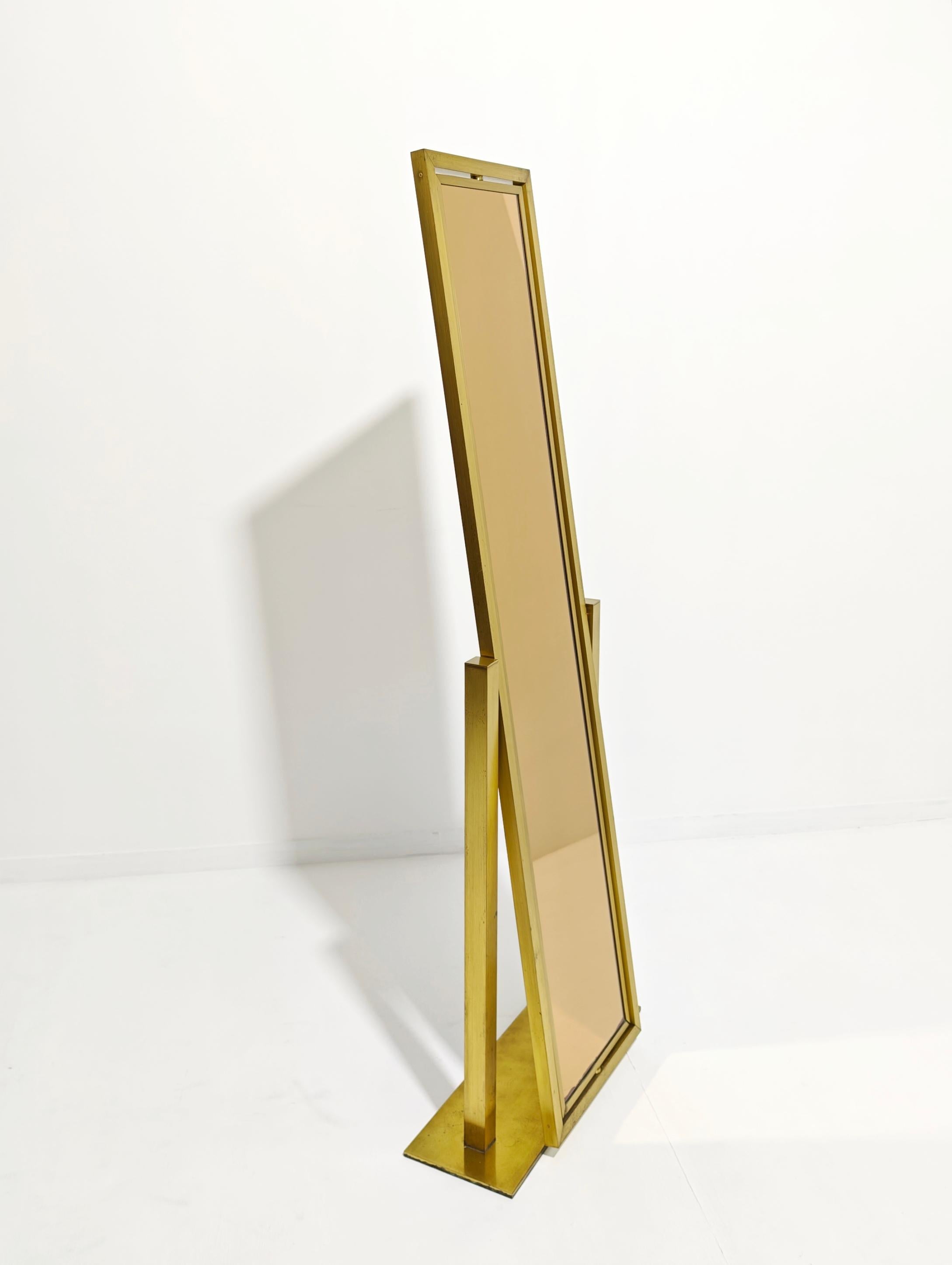 Tilting and Adjustable Mirror in Brushed Brass Italy 1960/70 Mid-Century Modern In Good Condition For Sale In Palermo, IT