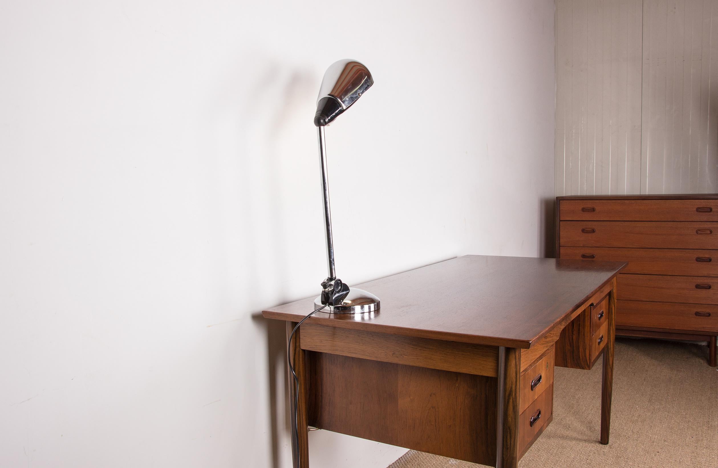 Lampe de bureau inclinable en métal chromé de Marina Malabotti 1960. en vente 3
