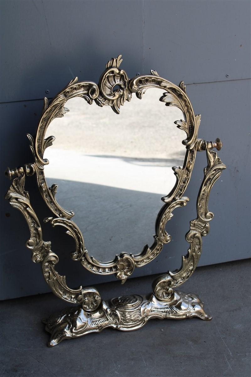 Miroir de table inclinable en laiton de conception italienne baroque du milieu du siècle dernier Bon état - En vente à Palermo, Sicily