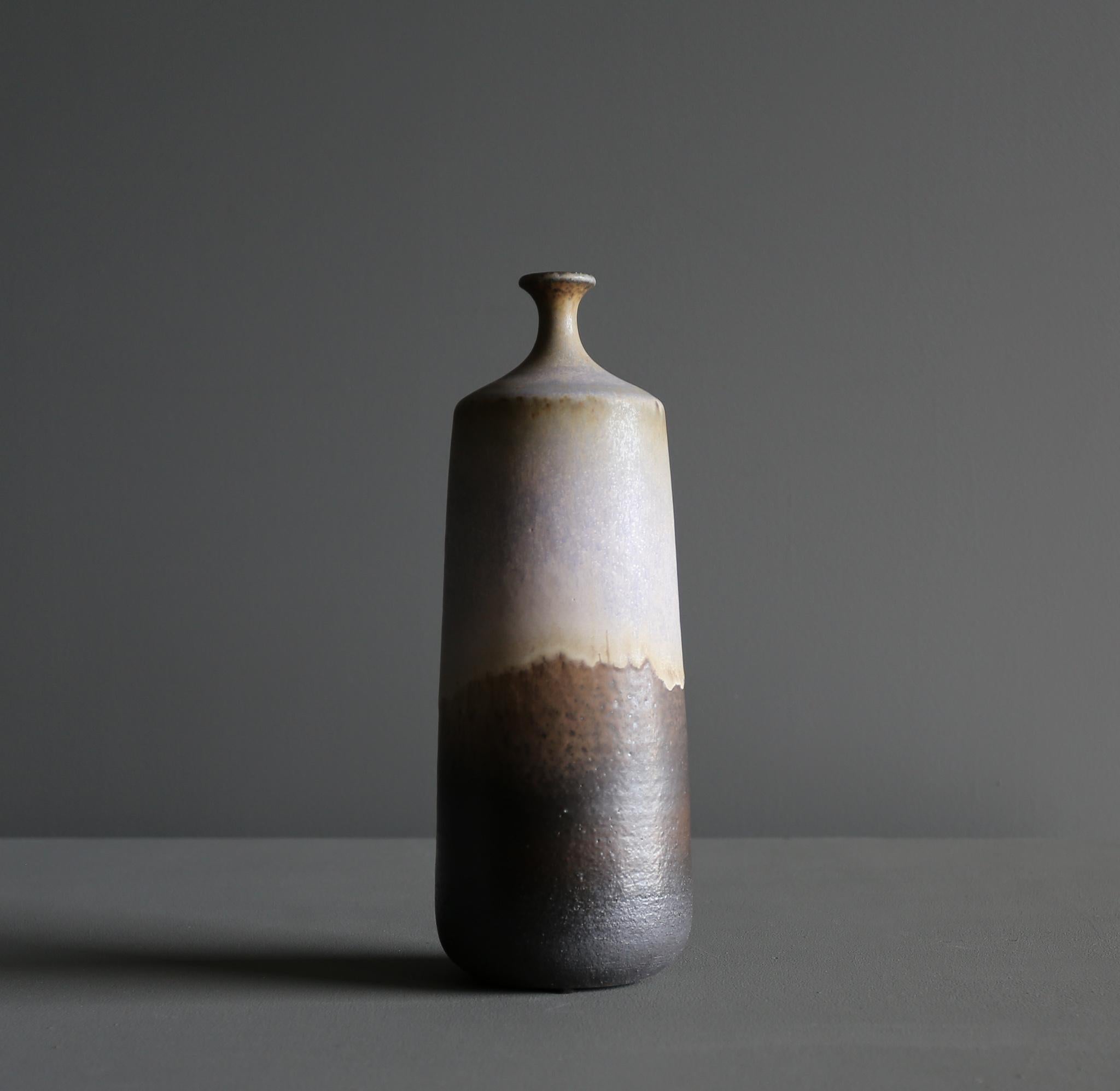 Tim Keenan Ceramic vase, 2022.