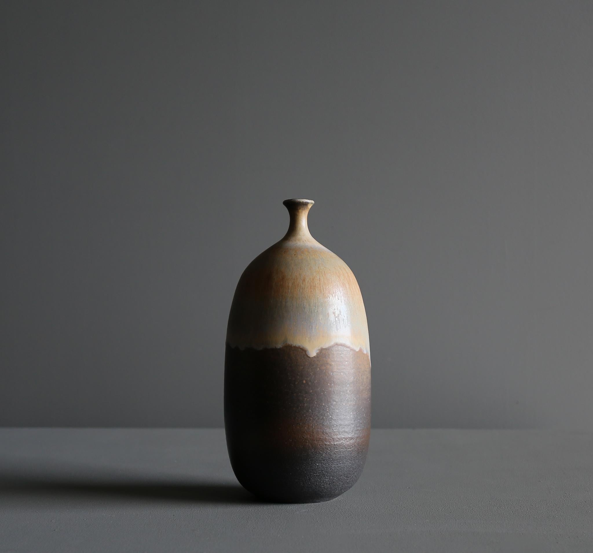 Tim Keenan ceramic vase, 2022.