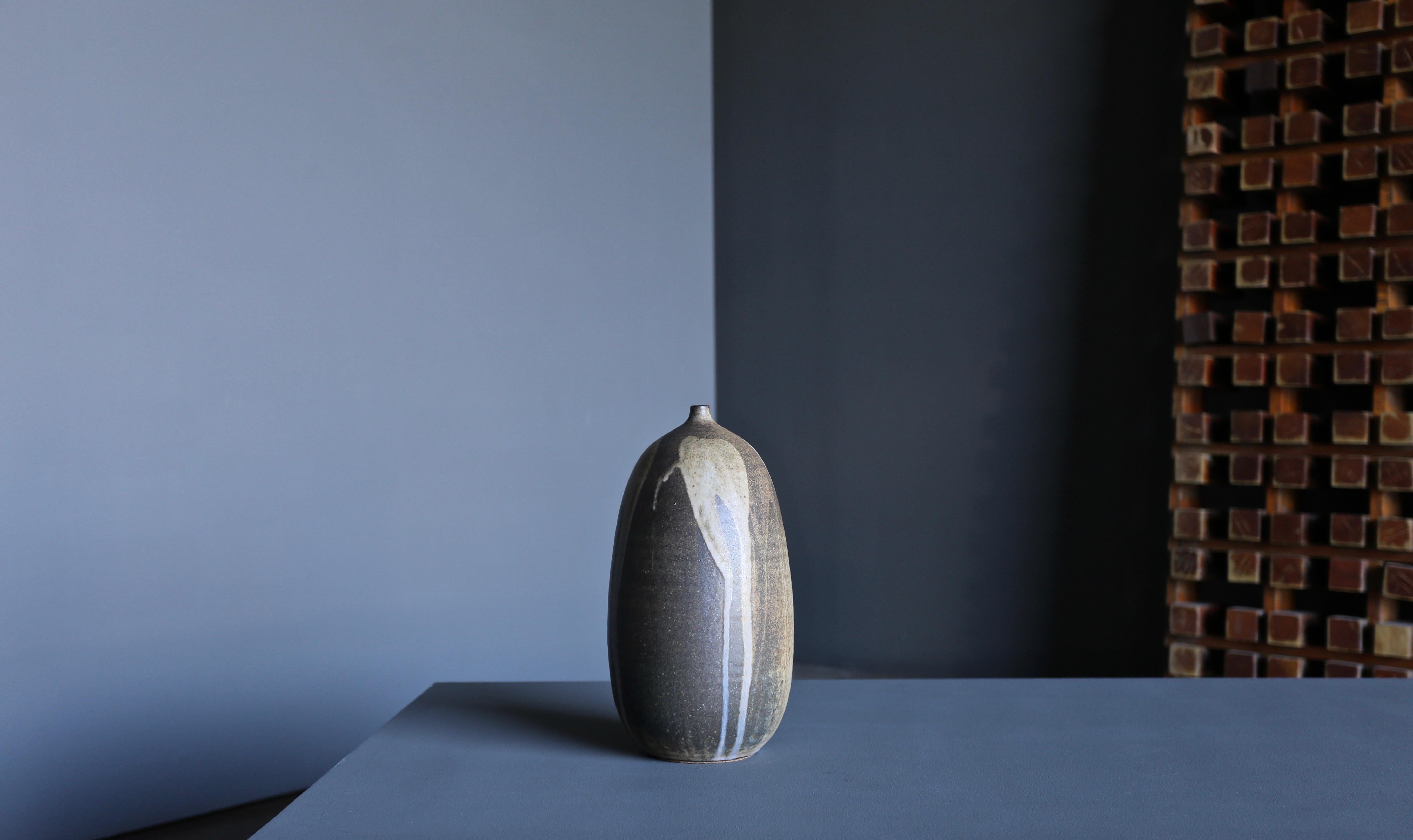Tim Keenan Ceramic Vase In Excellent Condition In Costa Mesa, CA