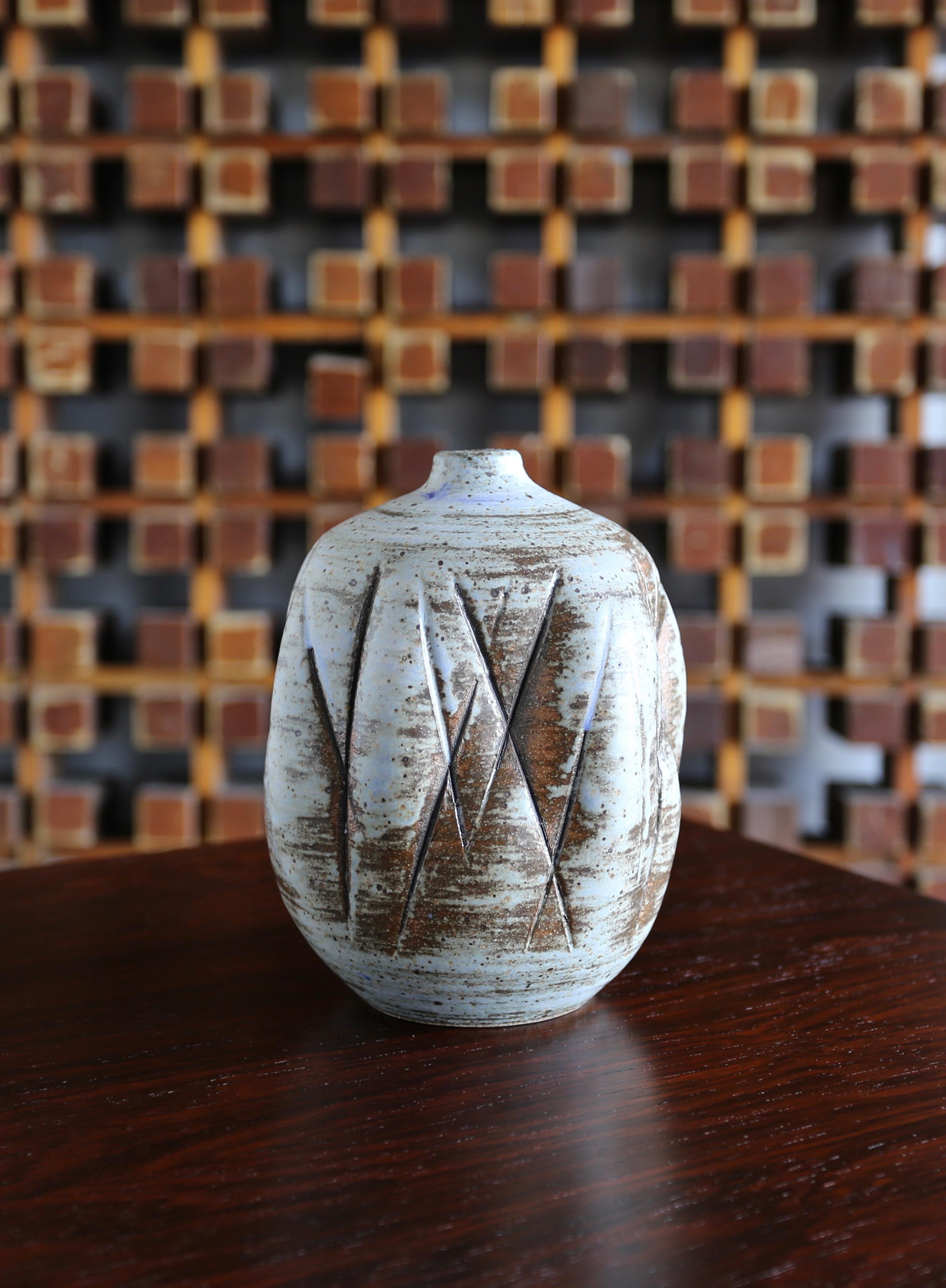 Tim Keenan Ceramic Vase In Good Condition In Costa Mesa, CA