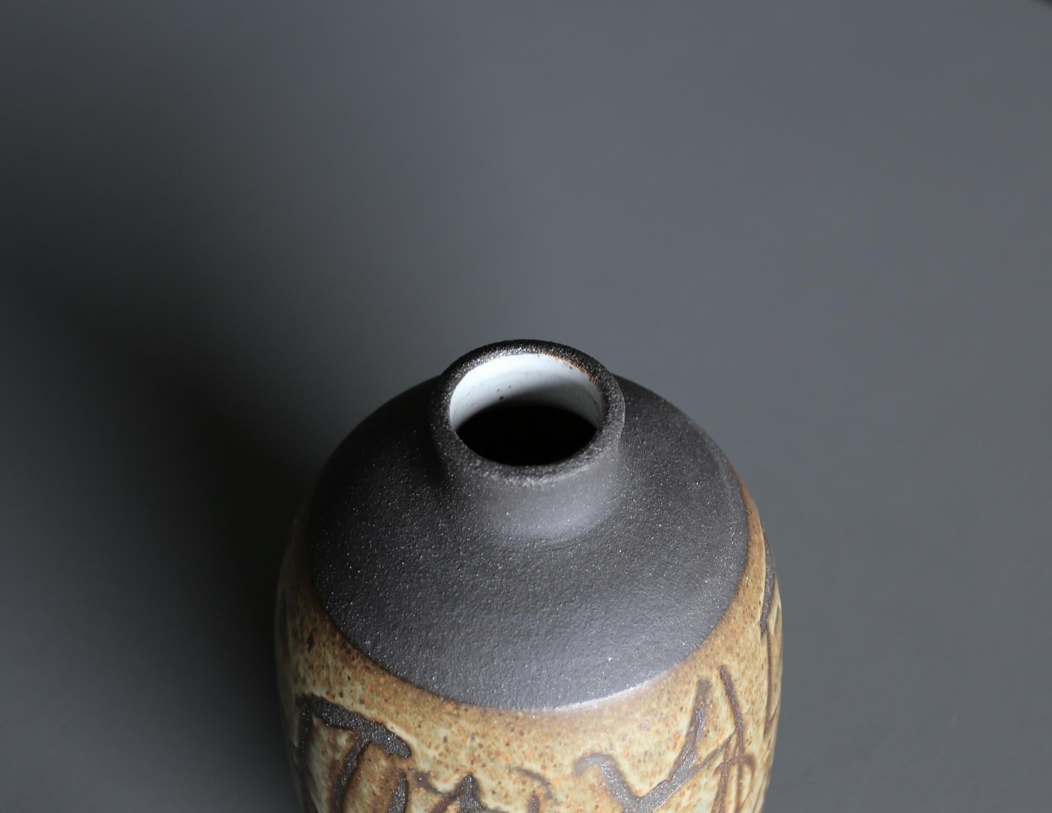 Tim Keenan Ceramic Vase In Distressed Condition In Costa Mesa, CA