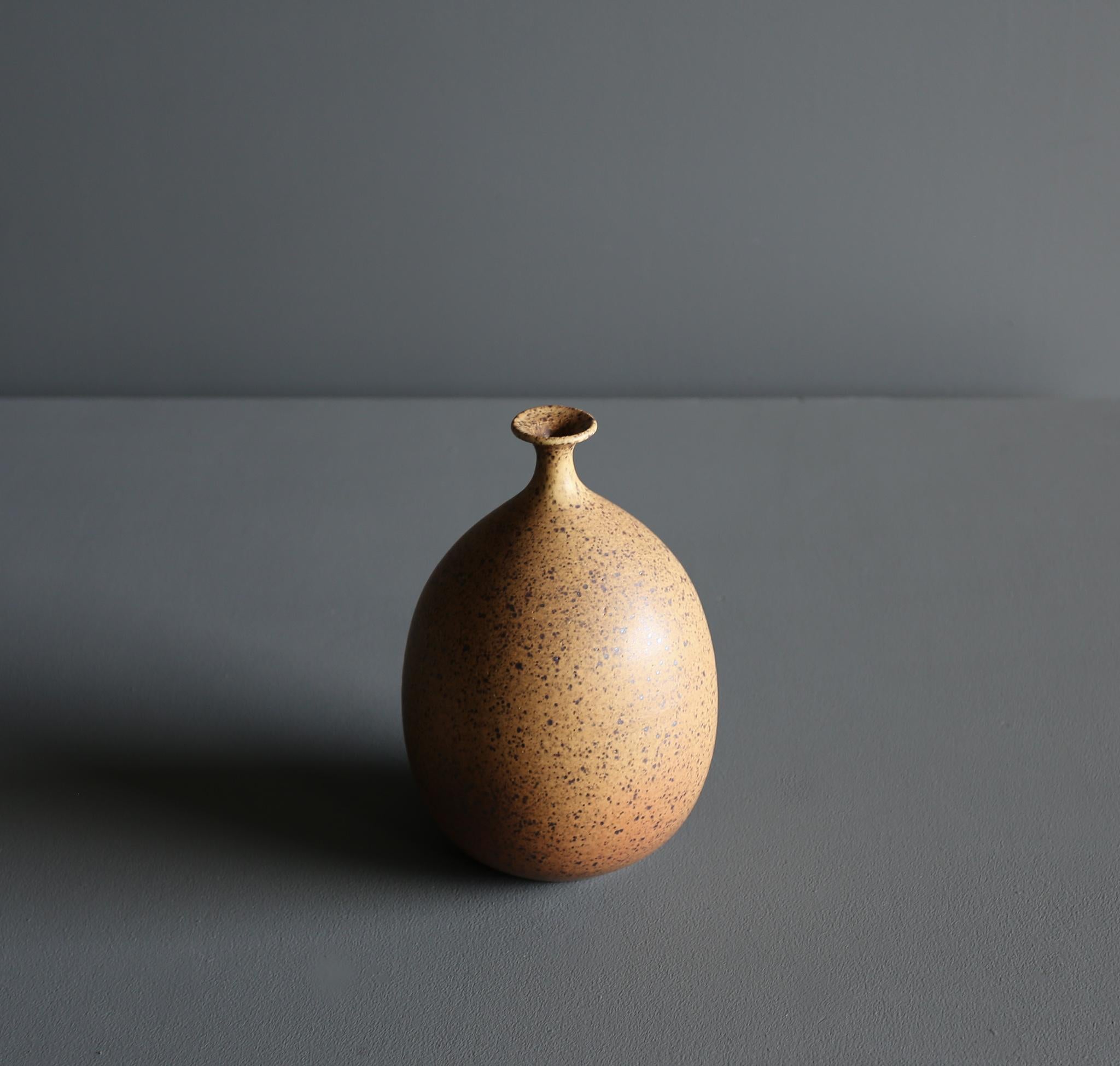 Tim Keenan Ceramic Vase In New Condition In Costa Mesa, CA