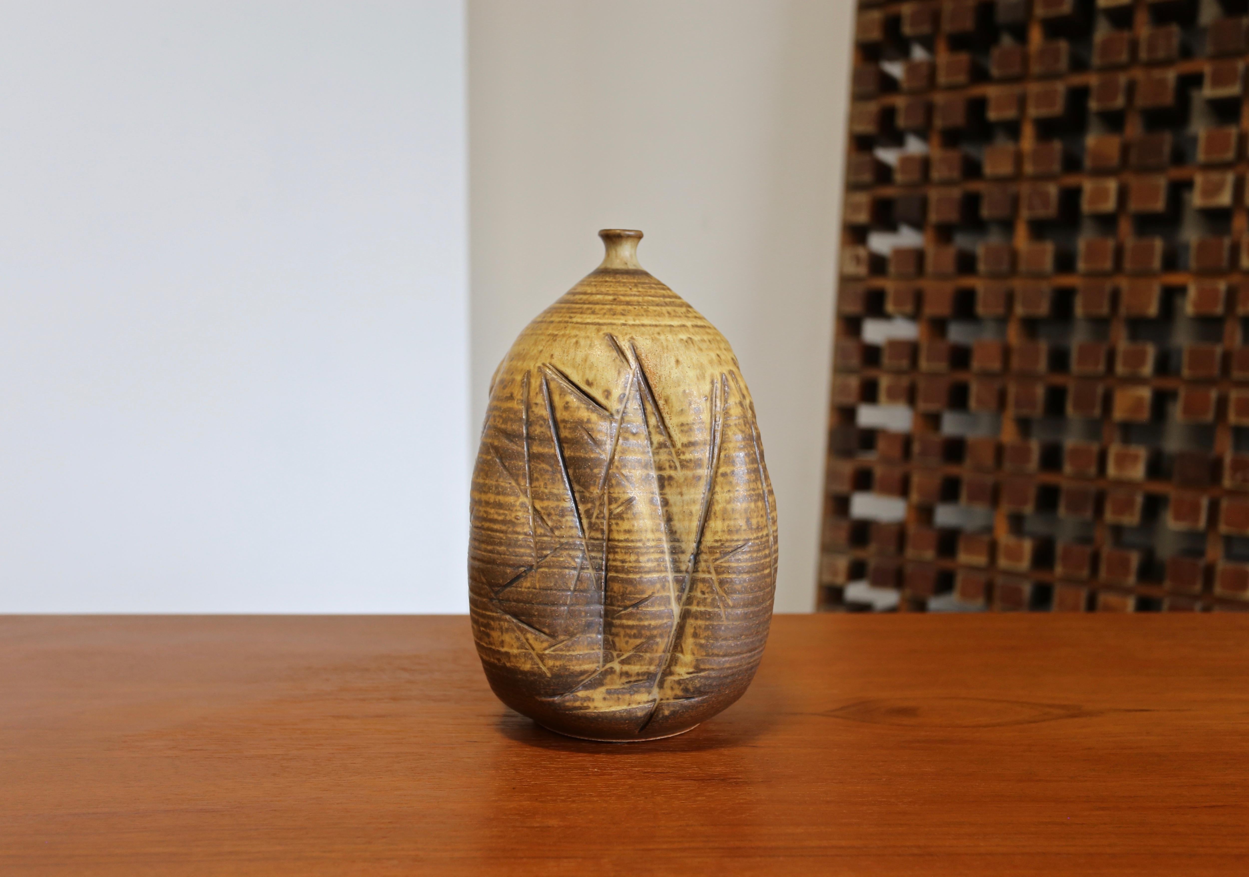 Tim Keenan Ceramic Vase In New Condition In Costa Mesa, CA