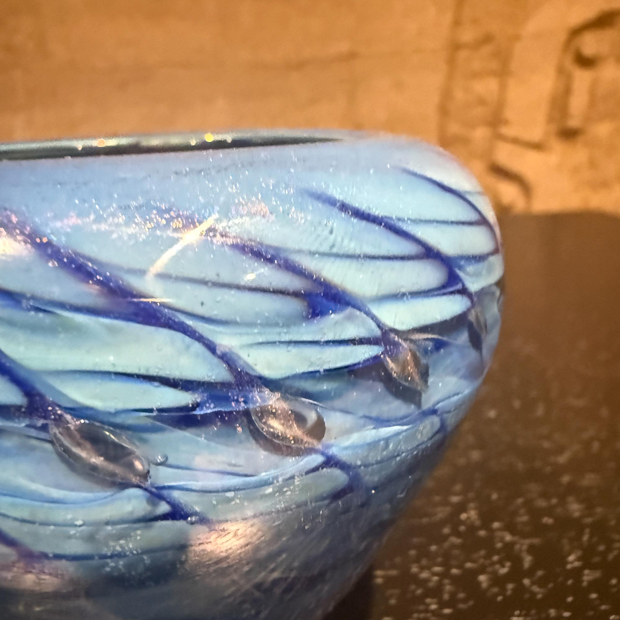 Tim Lazer Jarrón de vidrio artístico Azul Postmoderno 1990 Estadounidense en venta