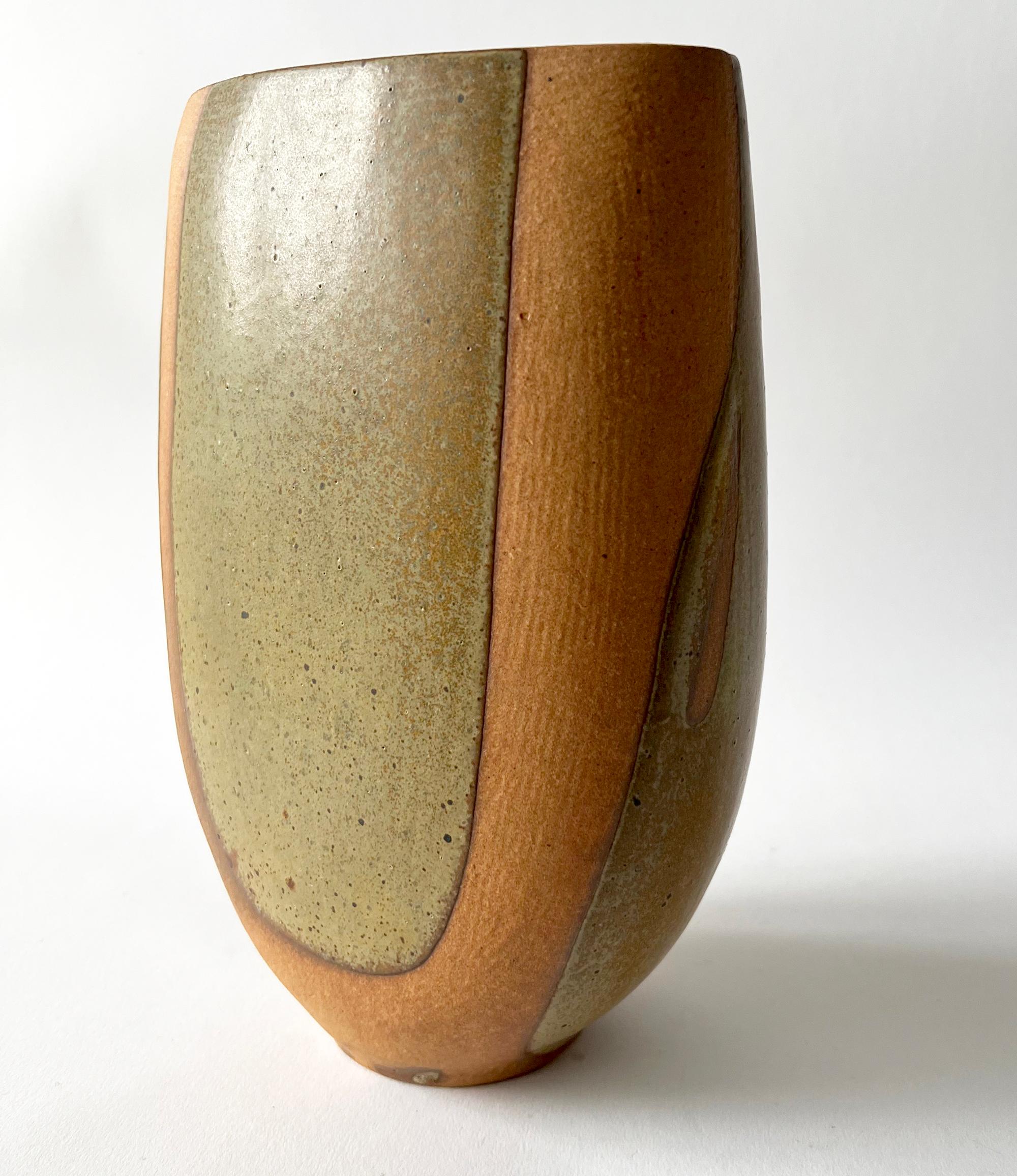 American Tom McMillin California Studio Pottery Drip Glaze Vase