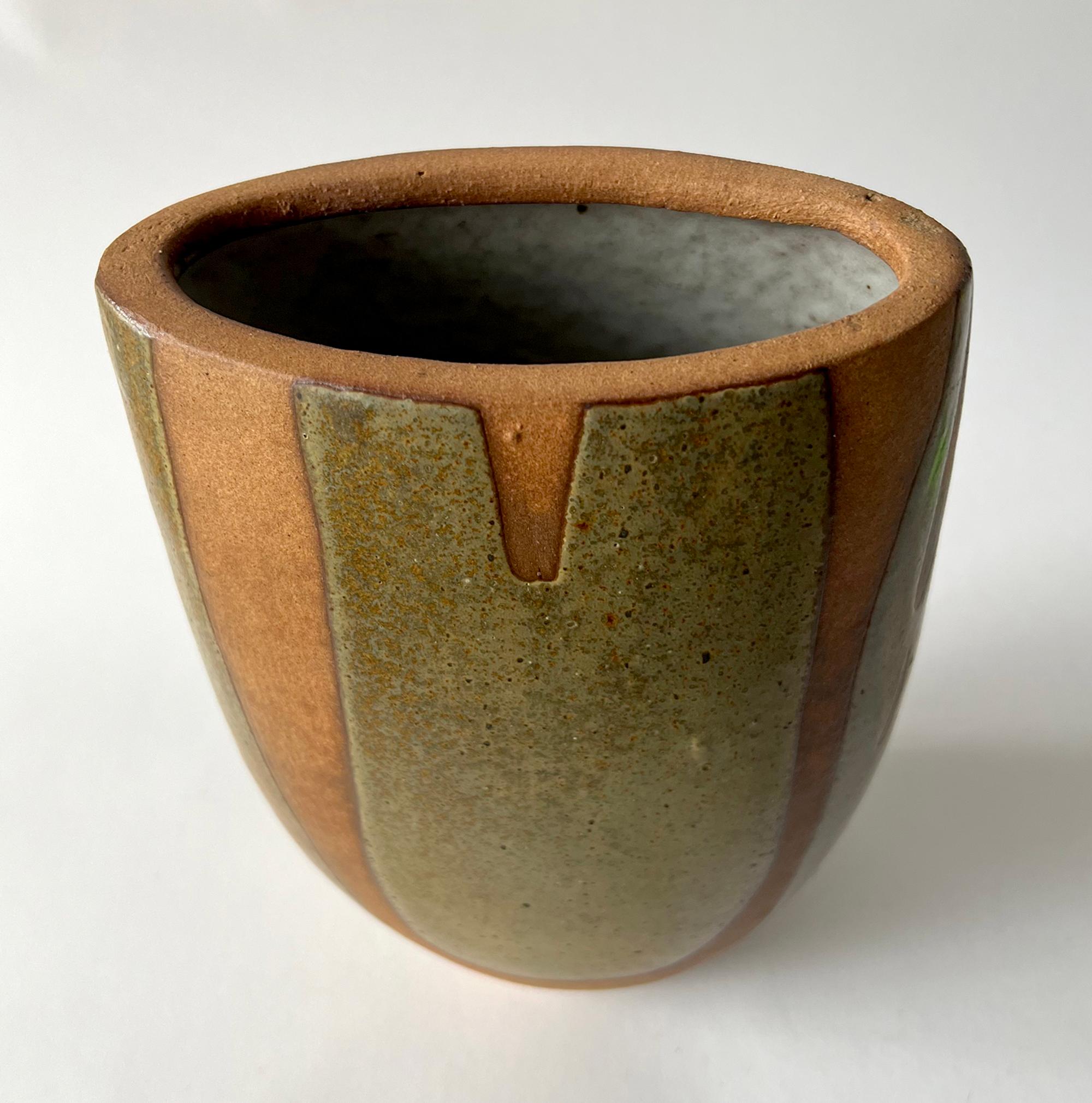 Mid-20th Century Tom McMillin California Studio Pottery Drip Glaze Vase