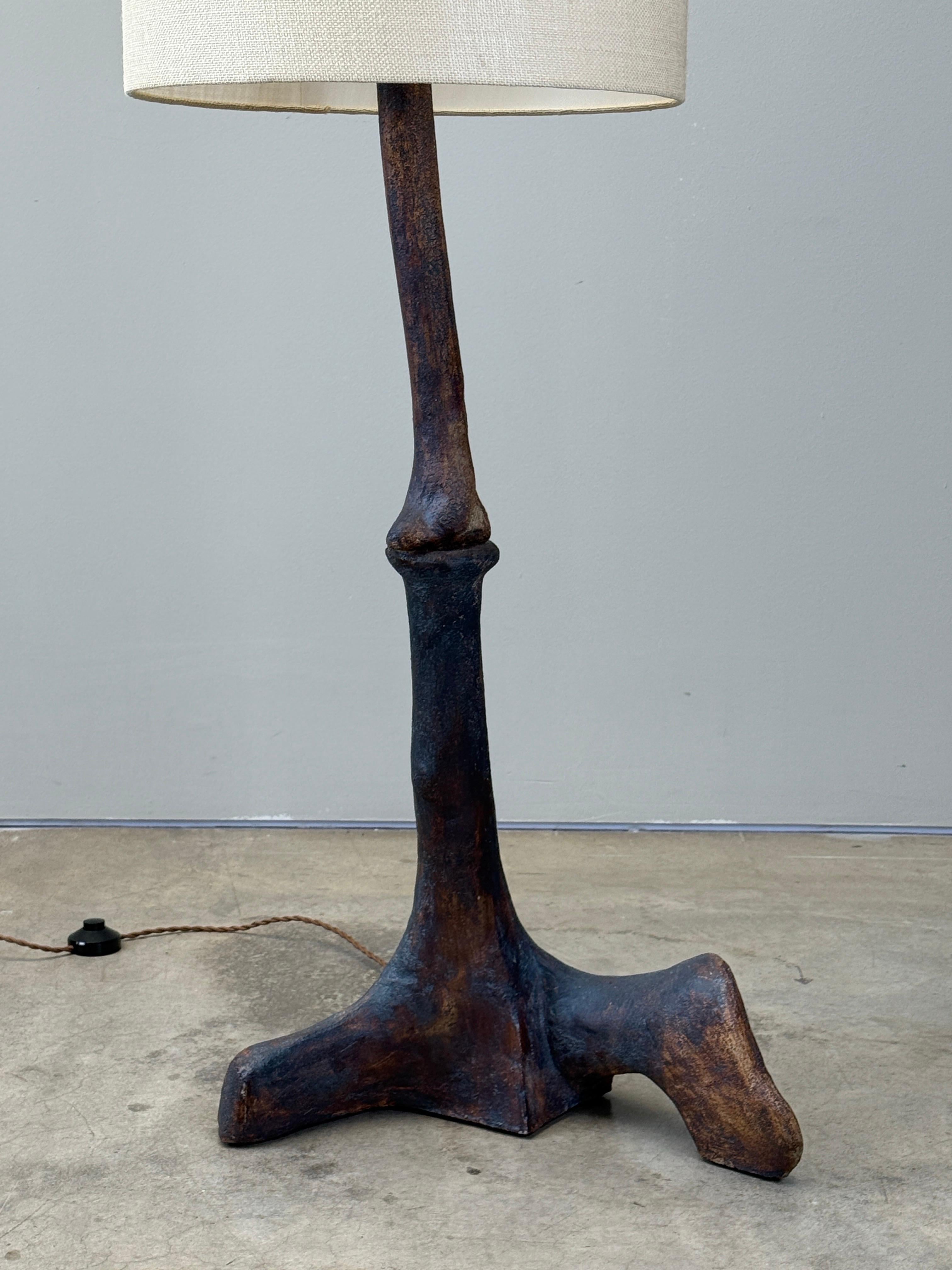 Lámpara de pie de cerámica Tim Orr, 1970 en Bueno estado para la venta en Dallas, TX