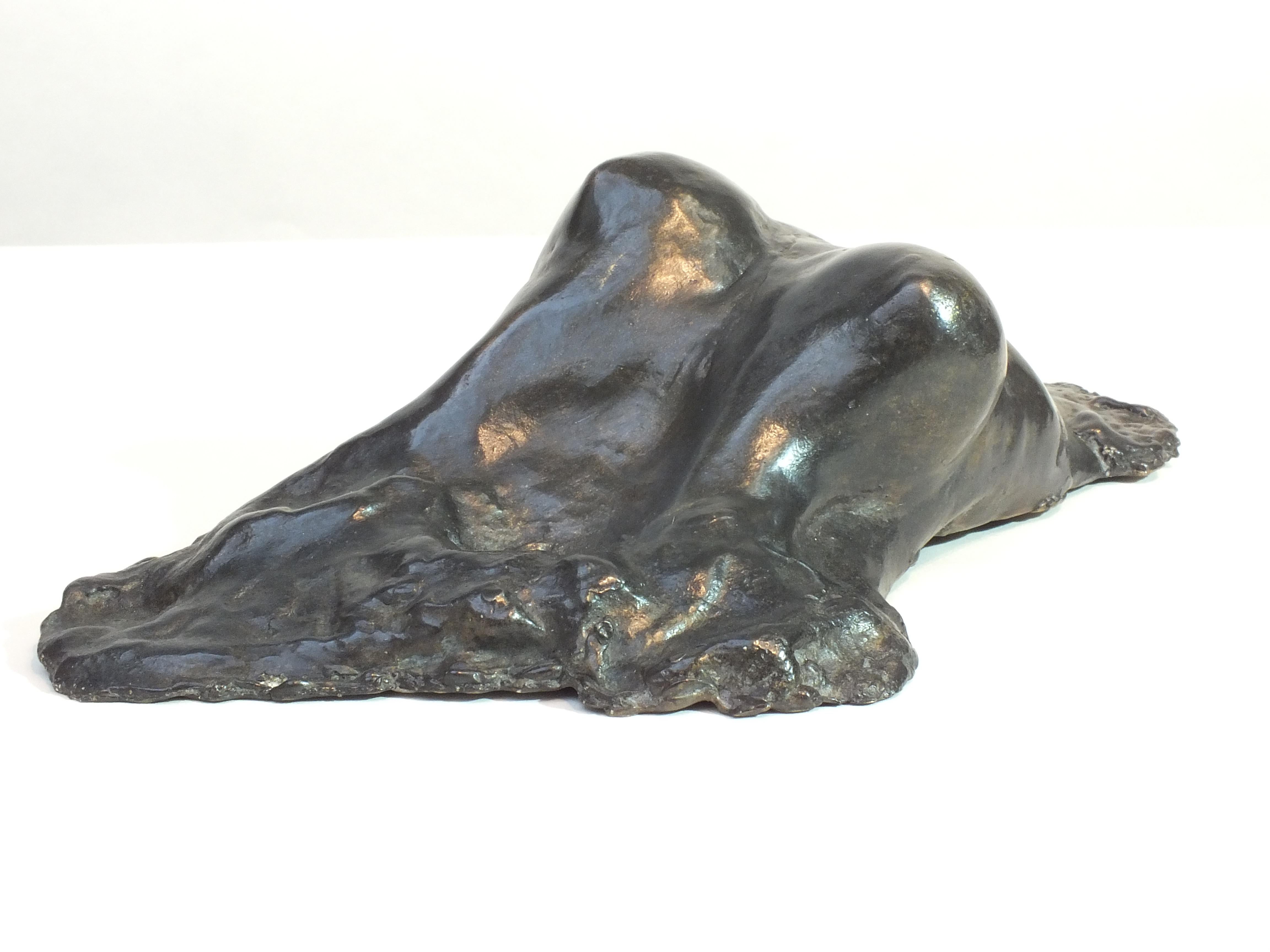 Zeitgenössische Skulptur „Emergent Form“ aus Bronzeguss (Gold), Nude Sculpture, von Tim Rawlins