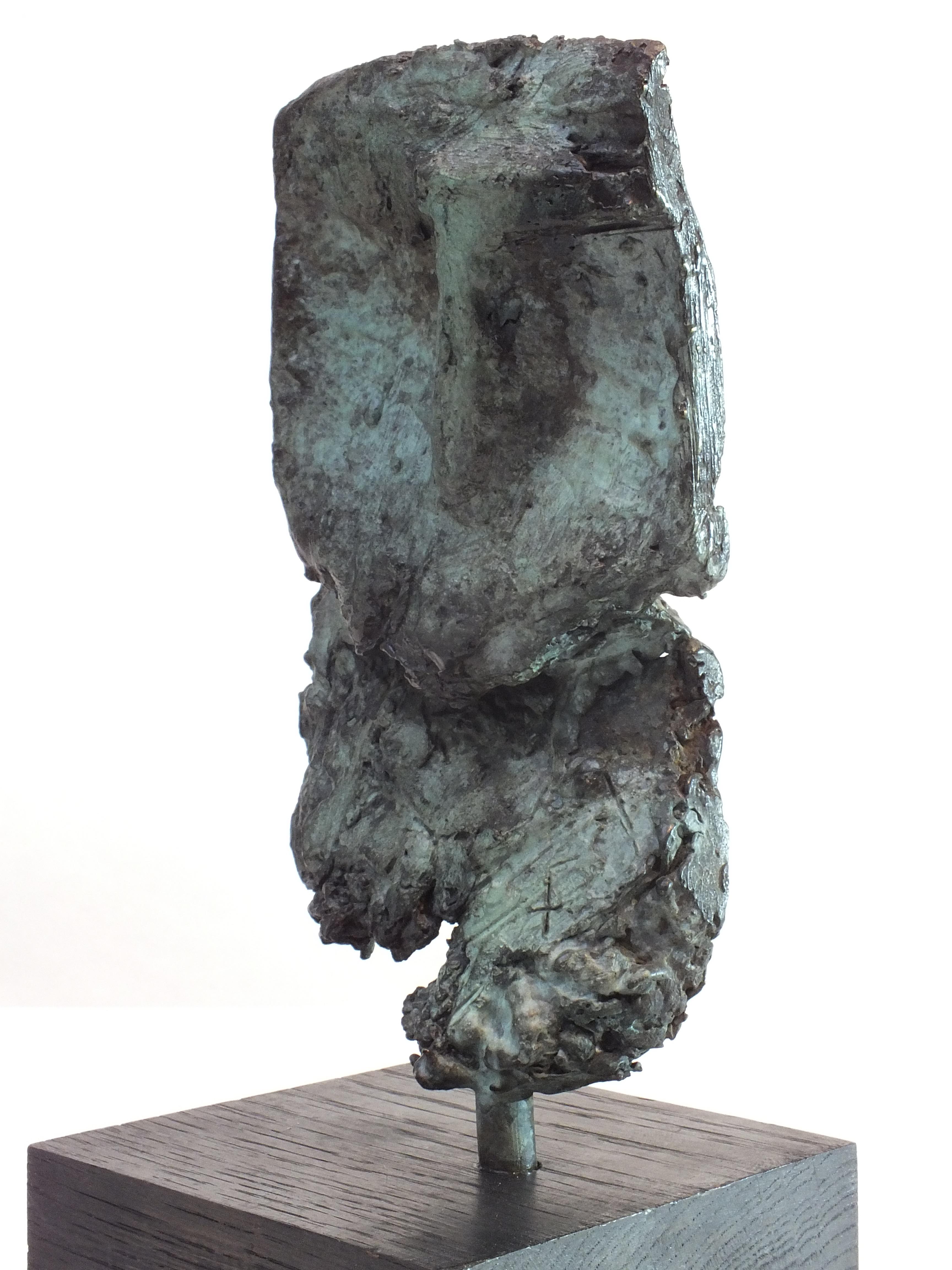 Sentinel II,  Sculpture contemporaine en bronze moulé en vente 2