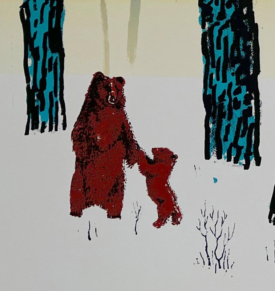 
En Winter Play se ve a un pequeño grupo de osos jugando en un vibrante paisaje invernal. La imagen también se presenta al espectador como una obra de teatro, con los osos representando una escena en un decorado. Esta serigrafía de 8 colores está