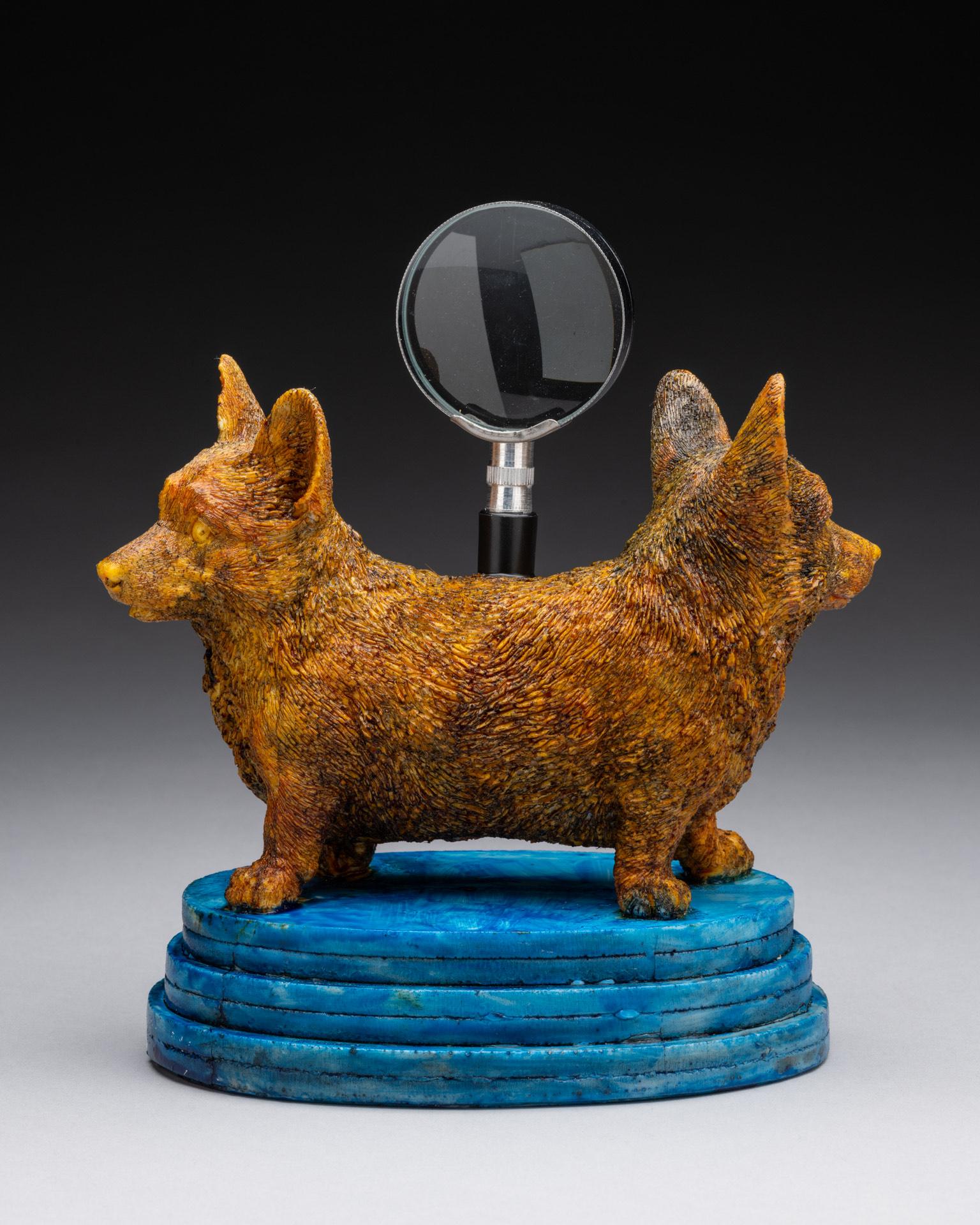 Scultura di cane a due teste: "Dal mio punto di vista".