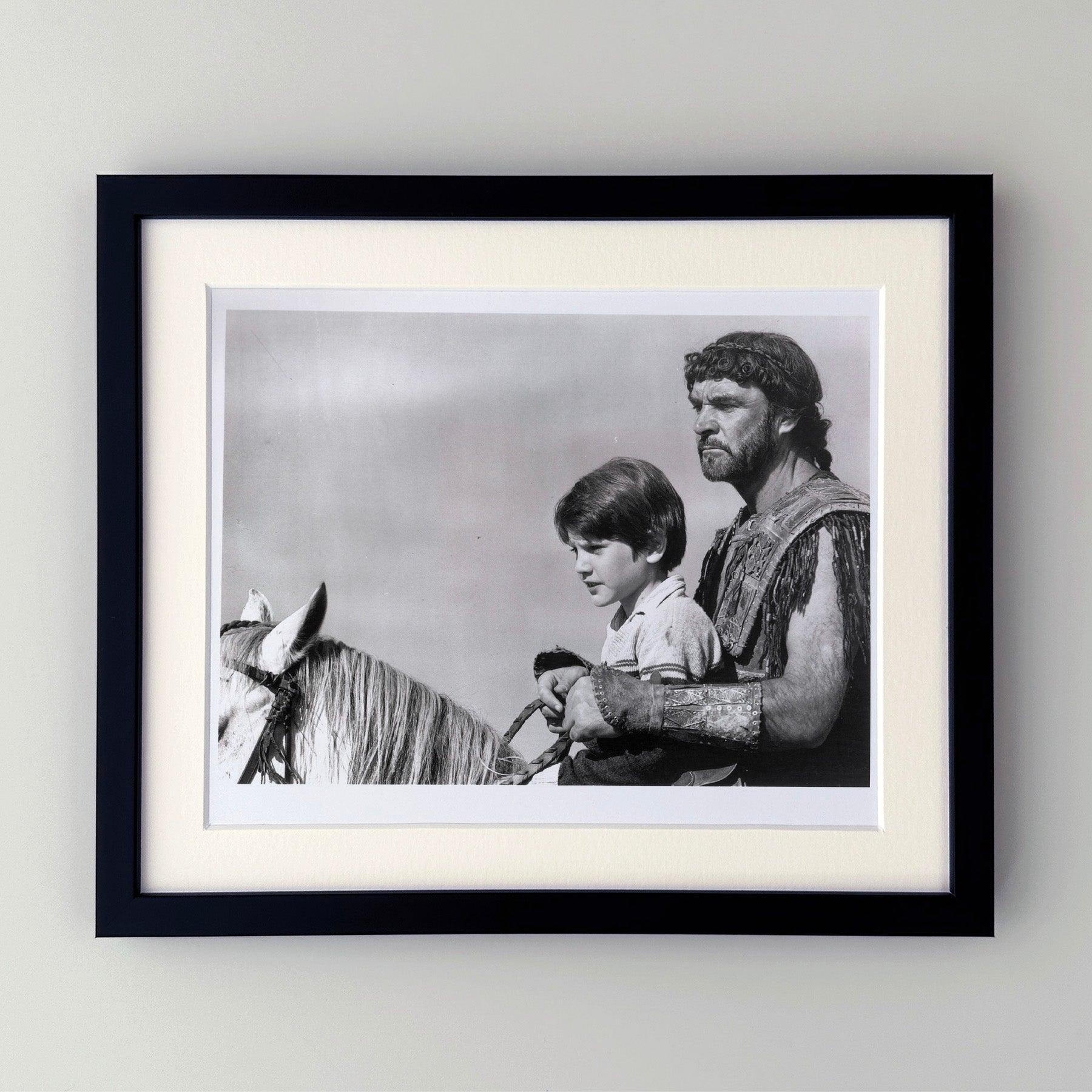 Photo publicitaire originale de 8x10 inches pour Time Bandits (1981) avec Sean Connery et réalisé par Terry Gilliam.

Les photos de publicité (film/production) ont été créées pour aider les studios à promouvoir leurs nouveaux films. Les photos ont
