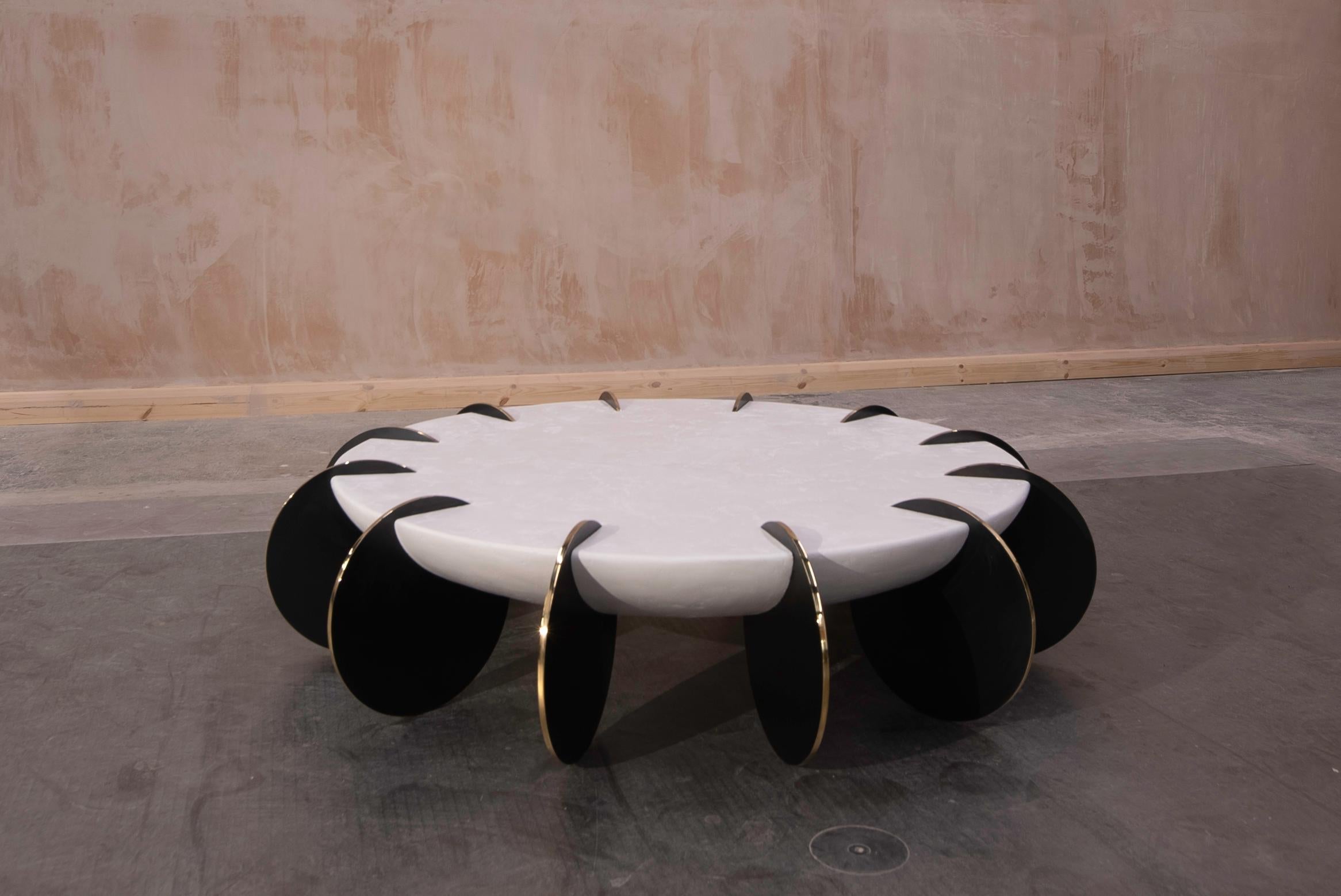 Anglais Table basse Time par Three One Four Studio en vente