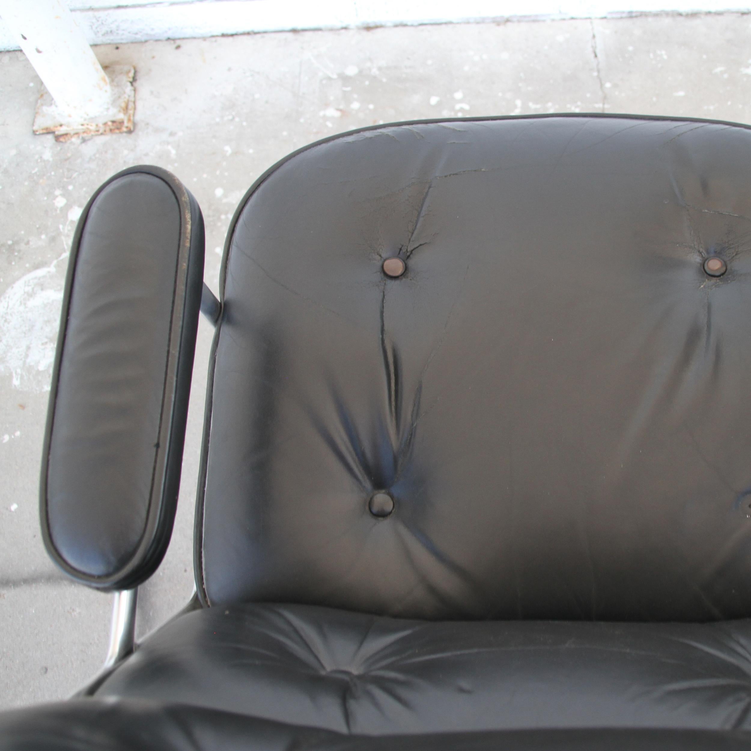 Time life chair Herman Miller Charles and Ray Eames In Good Condition For Sale In Pasadena, TX