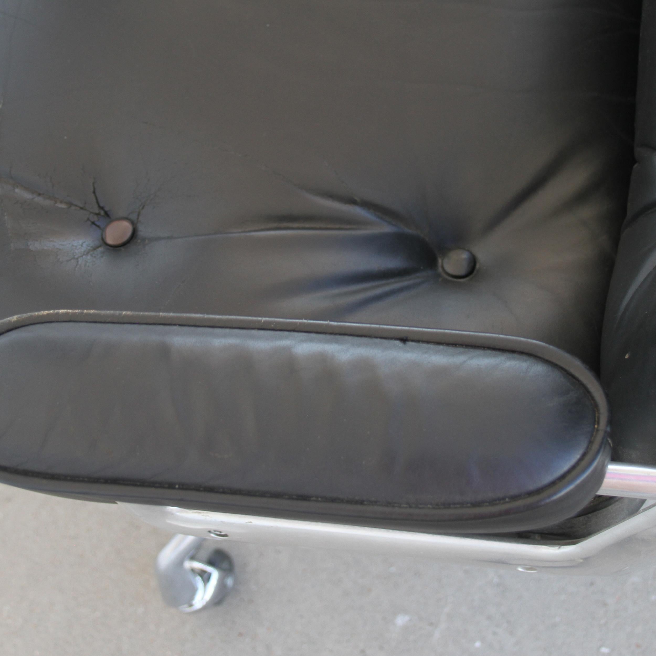 Mid-20th Century Time life chair Herman Miller Charles and Ray Eames For Sale